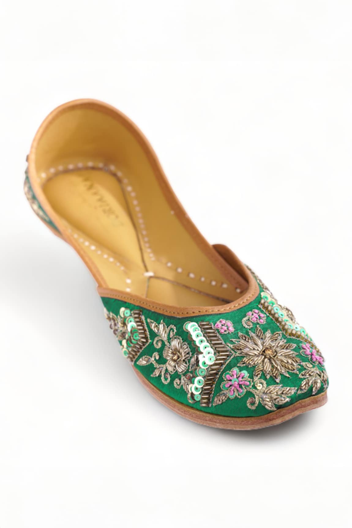 Doriaana Mirzya Floral Hand Embroidered Juttis