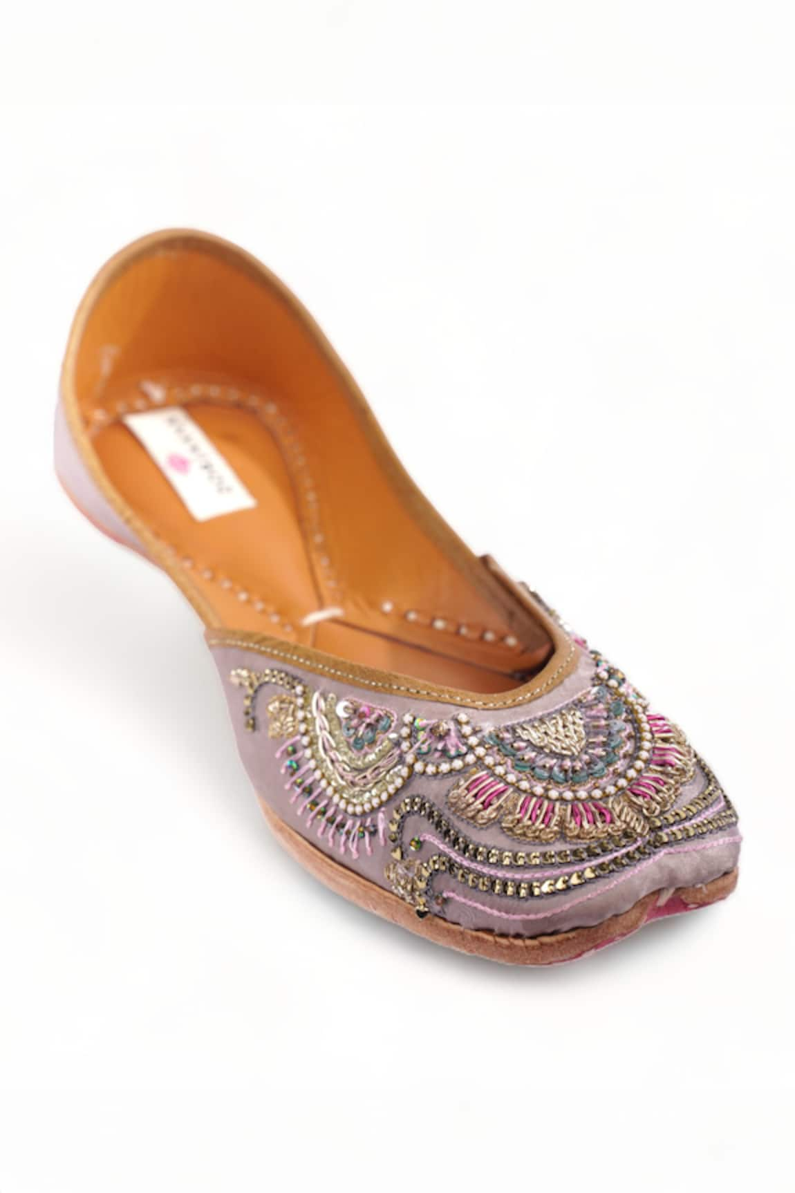 Doriaana Noor Hand Embroidered Juttis