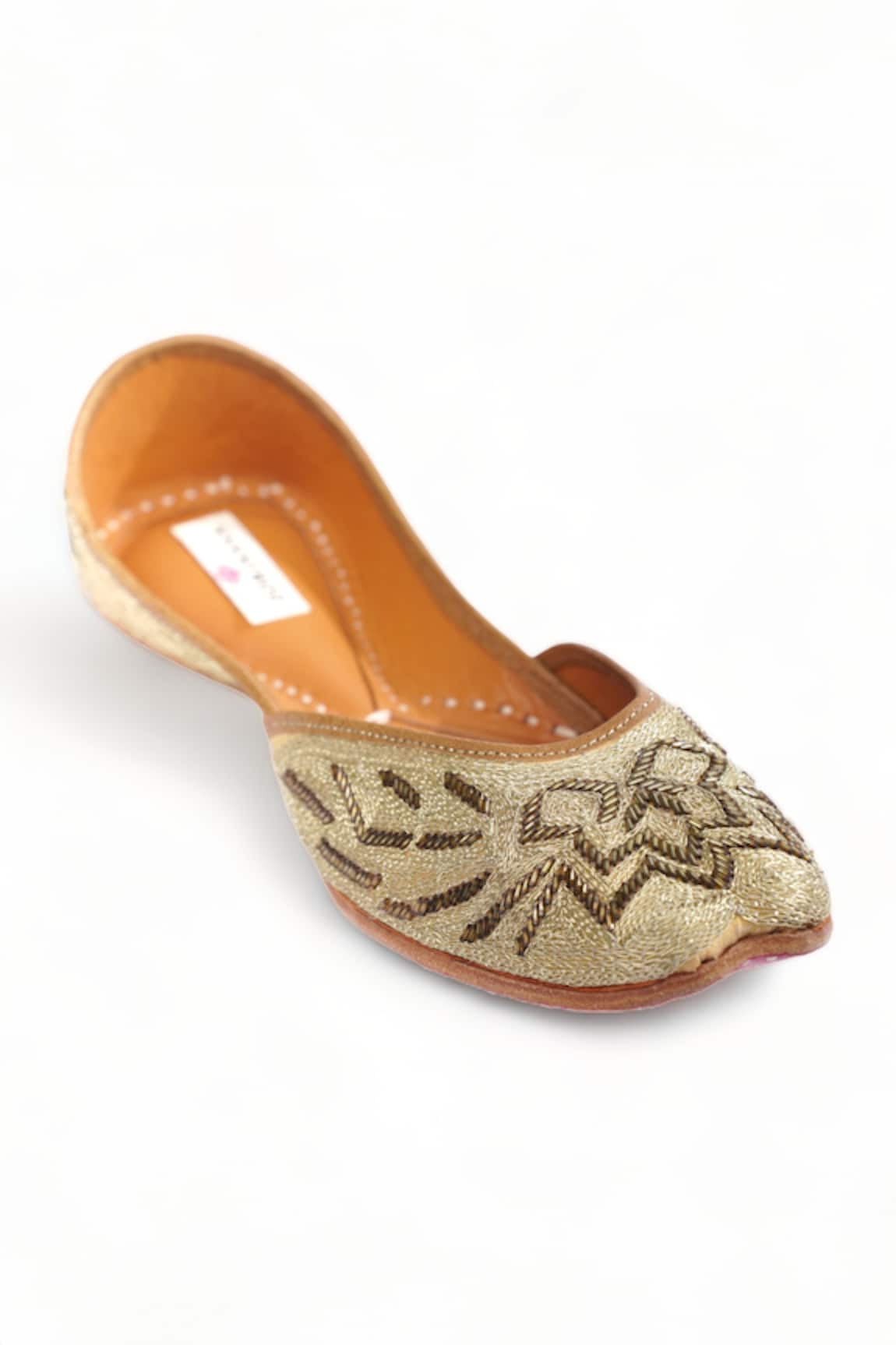 Doriaana Glimmer Zardozi Embroidered Juttis