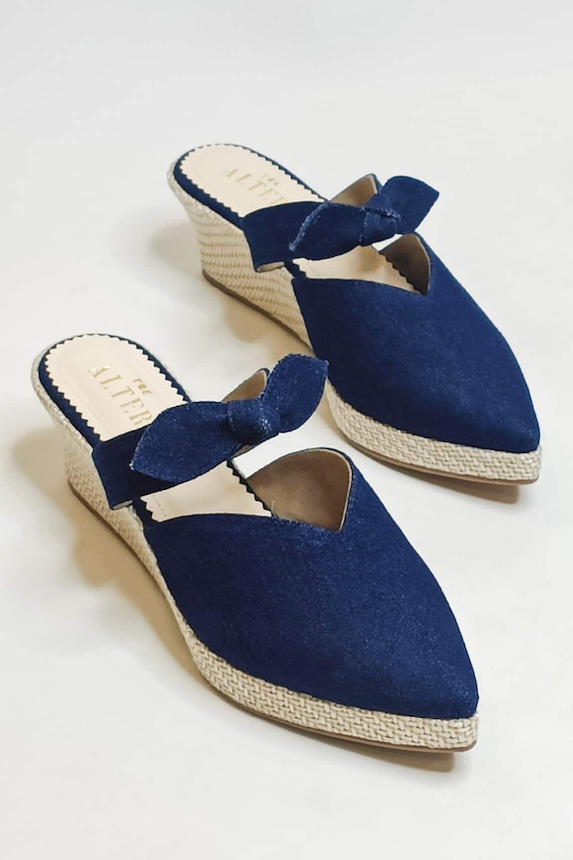 The Alter Bow Knotted Wedges 