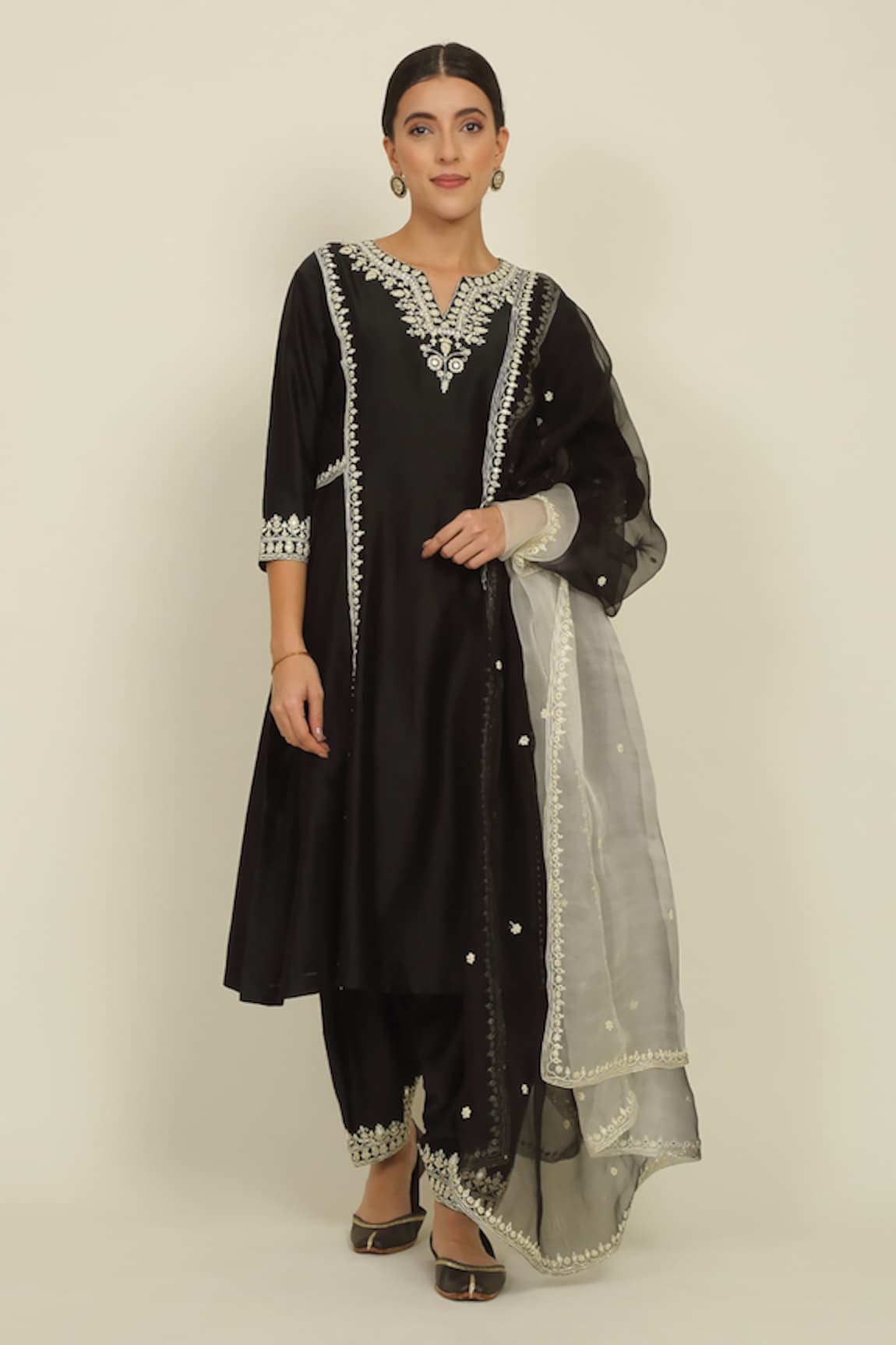 Priyanka Jain Chanderi Embroidered Kurta Salwar Set