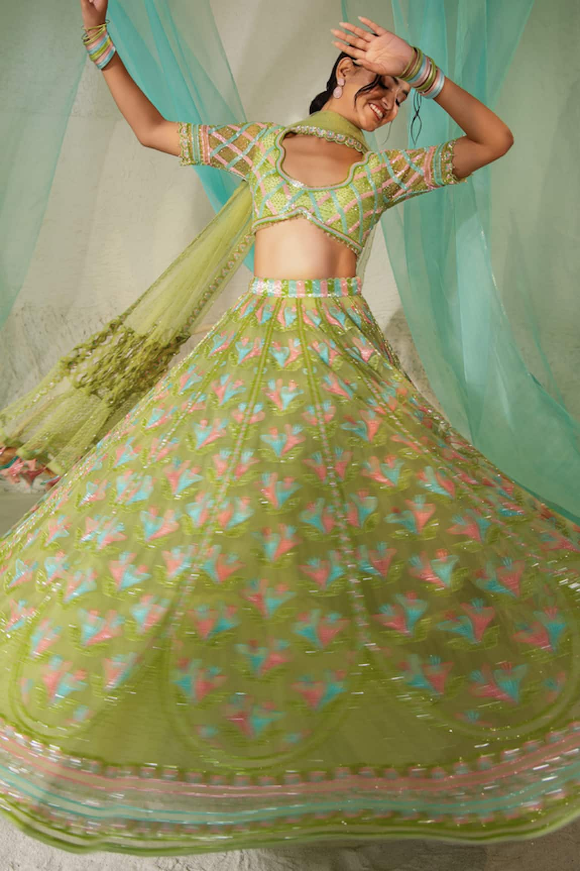 TUHINA SRIVASTAVA Gullista Embroidered Bridal Lehenga Set