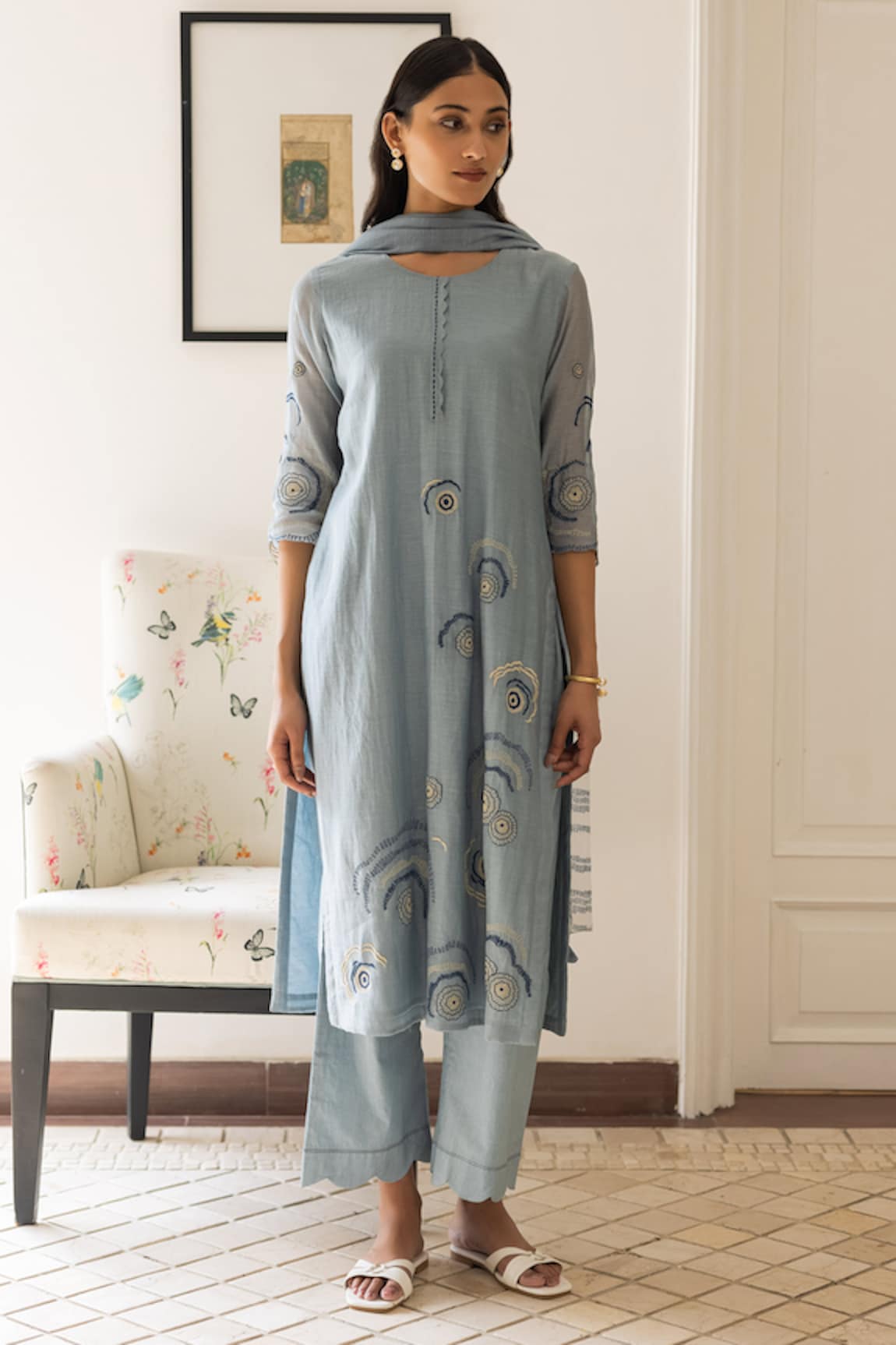 Vaayu Floral Thread Embroidered Kurta Set