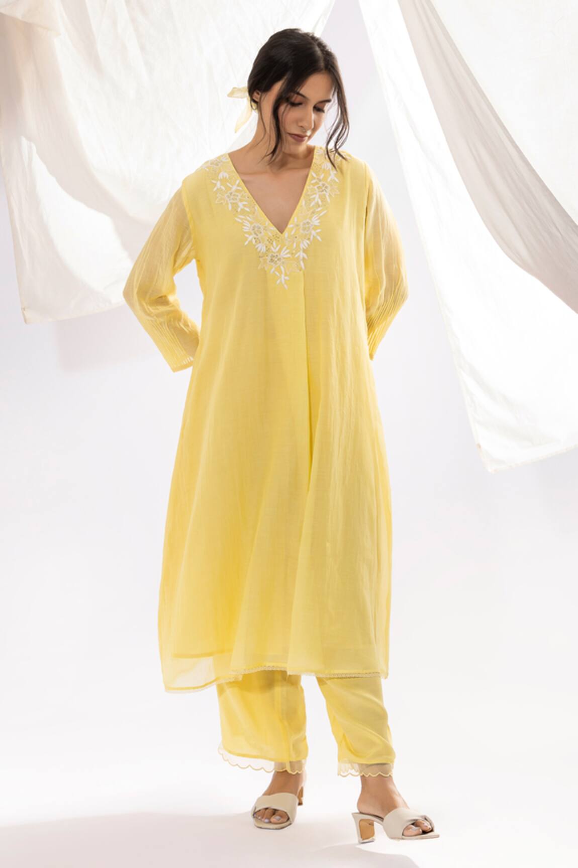 Pants And Pajamas Embroidered Kurta & Pant Set