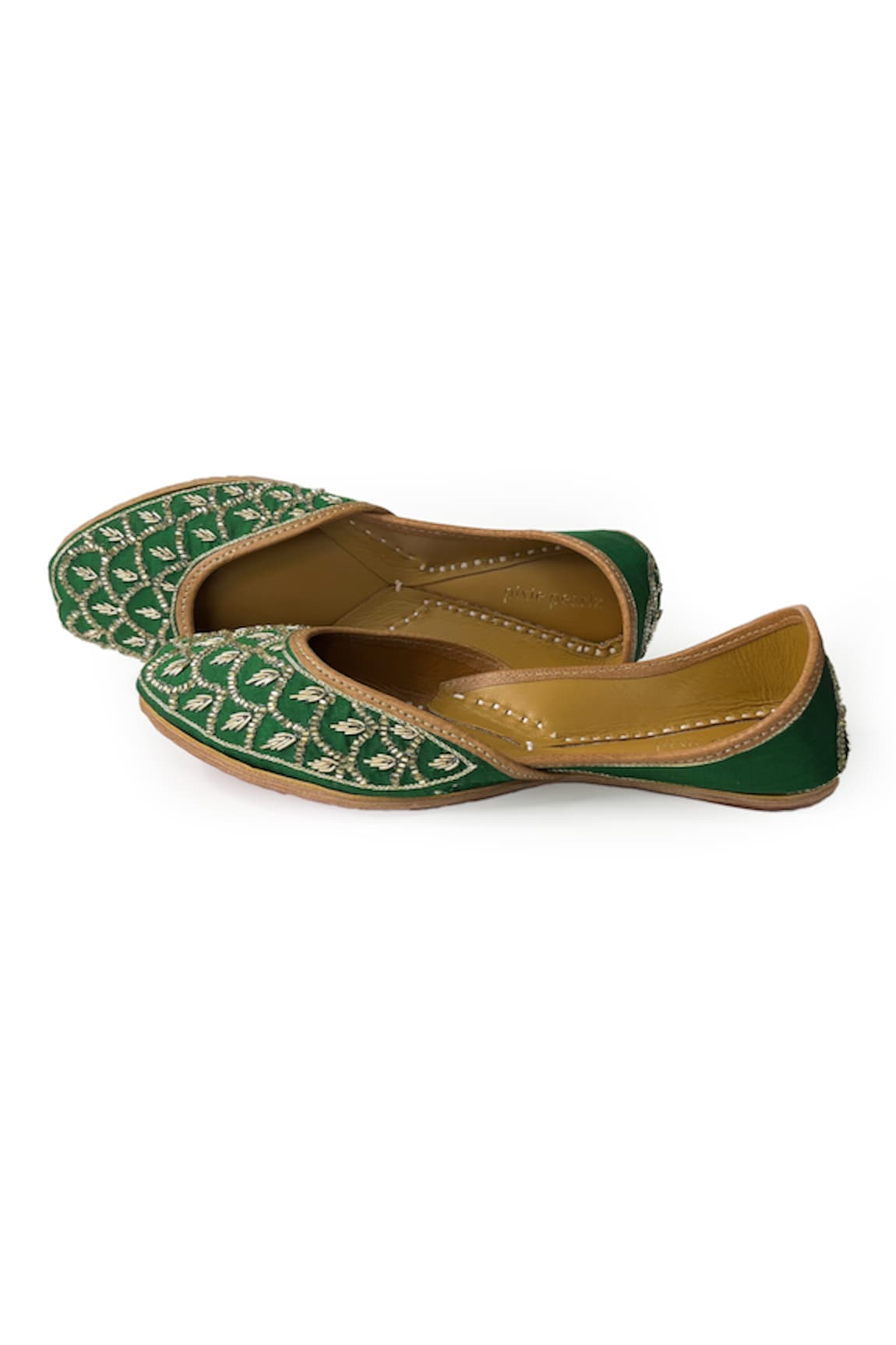 Pixie Pearlz Evergreen Hand Embroidered Juttis