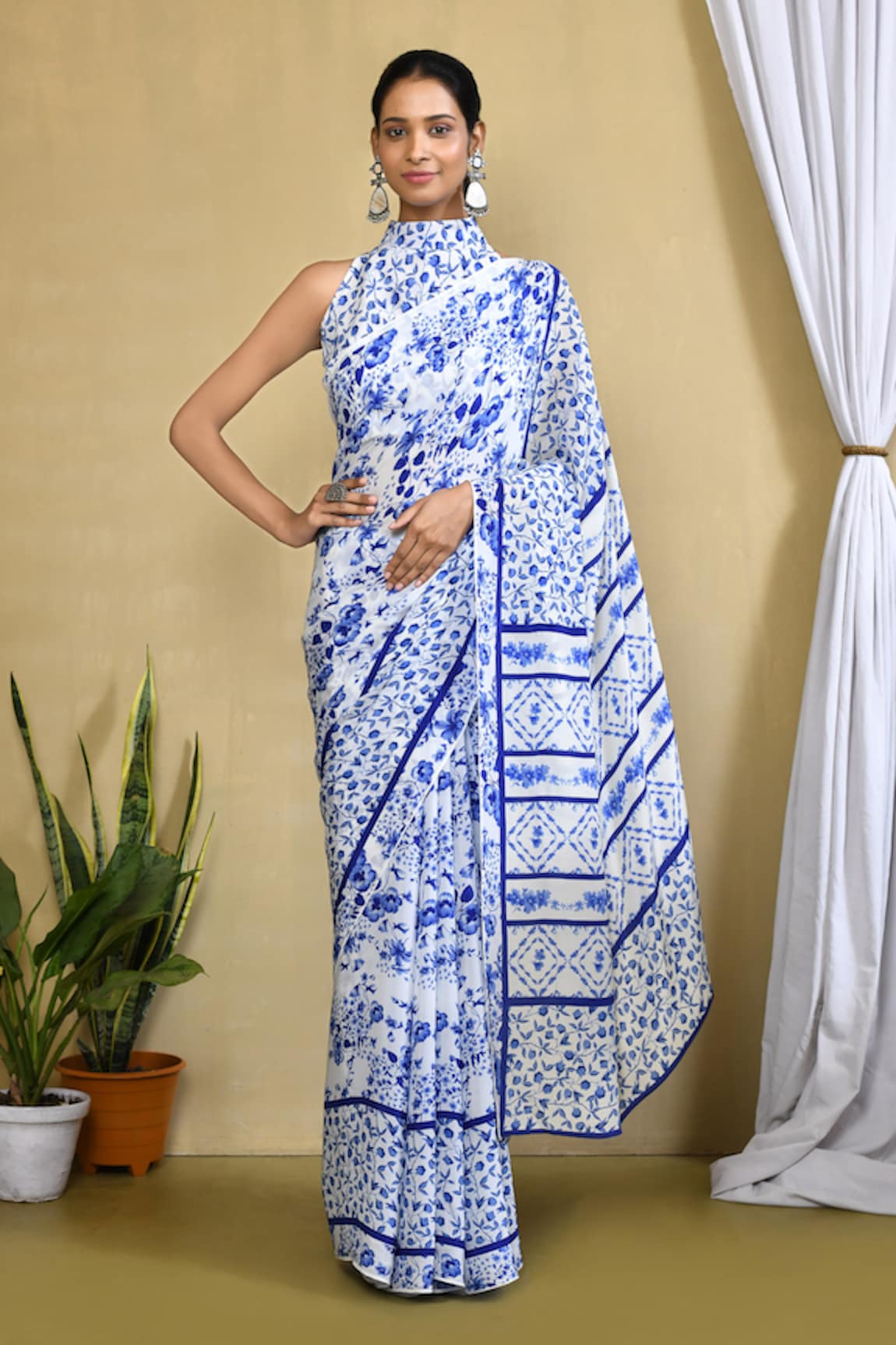 Samyukta Singhania Blooming Lattice Printed Saree With Blouse