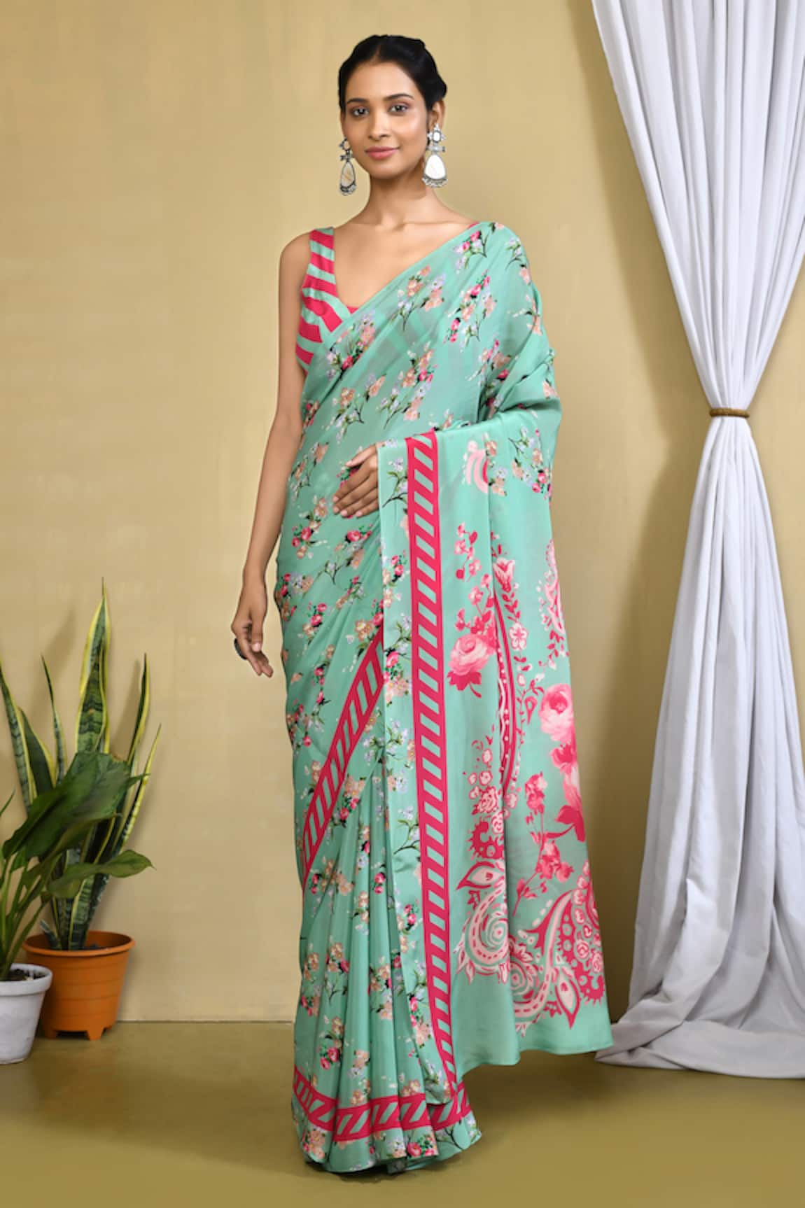 Samyukta Singhania Paisley Blooms Printed Saree With Blouse