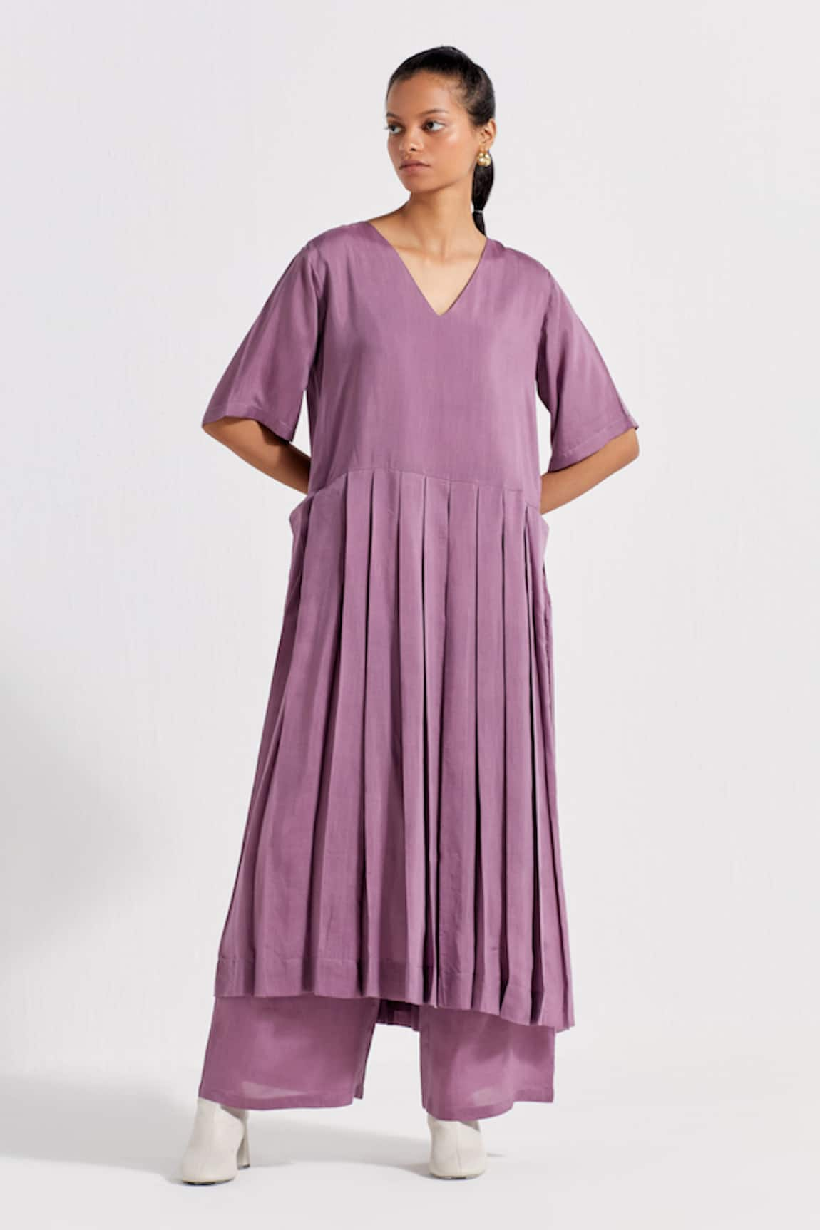 THREE Solid Pleated Tunic