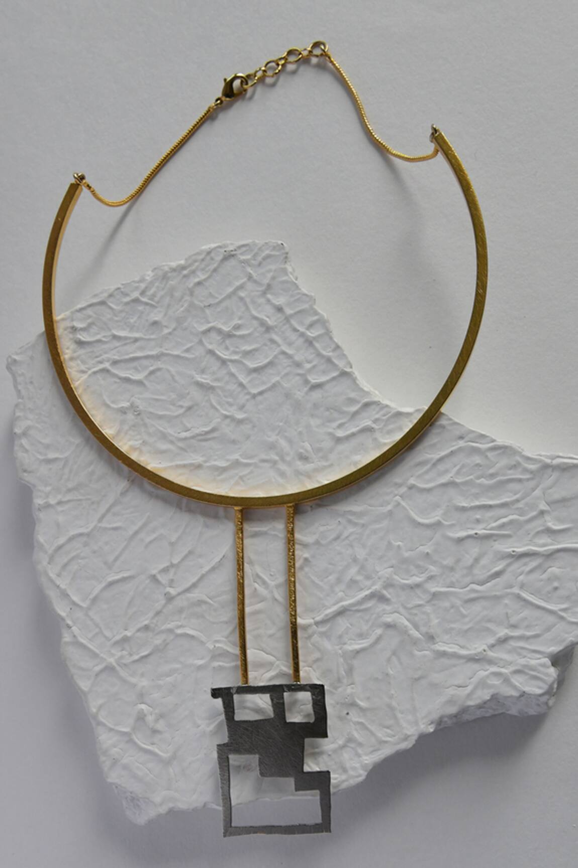 DE'Anma La Niut Brass Choker Necklace 