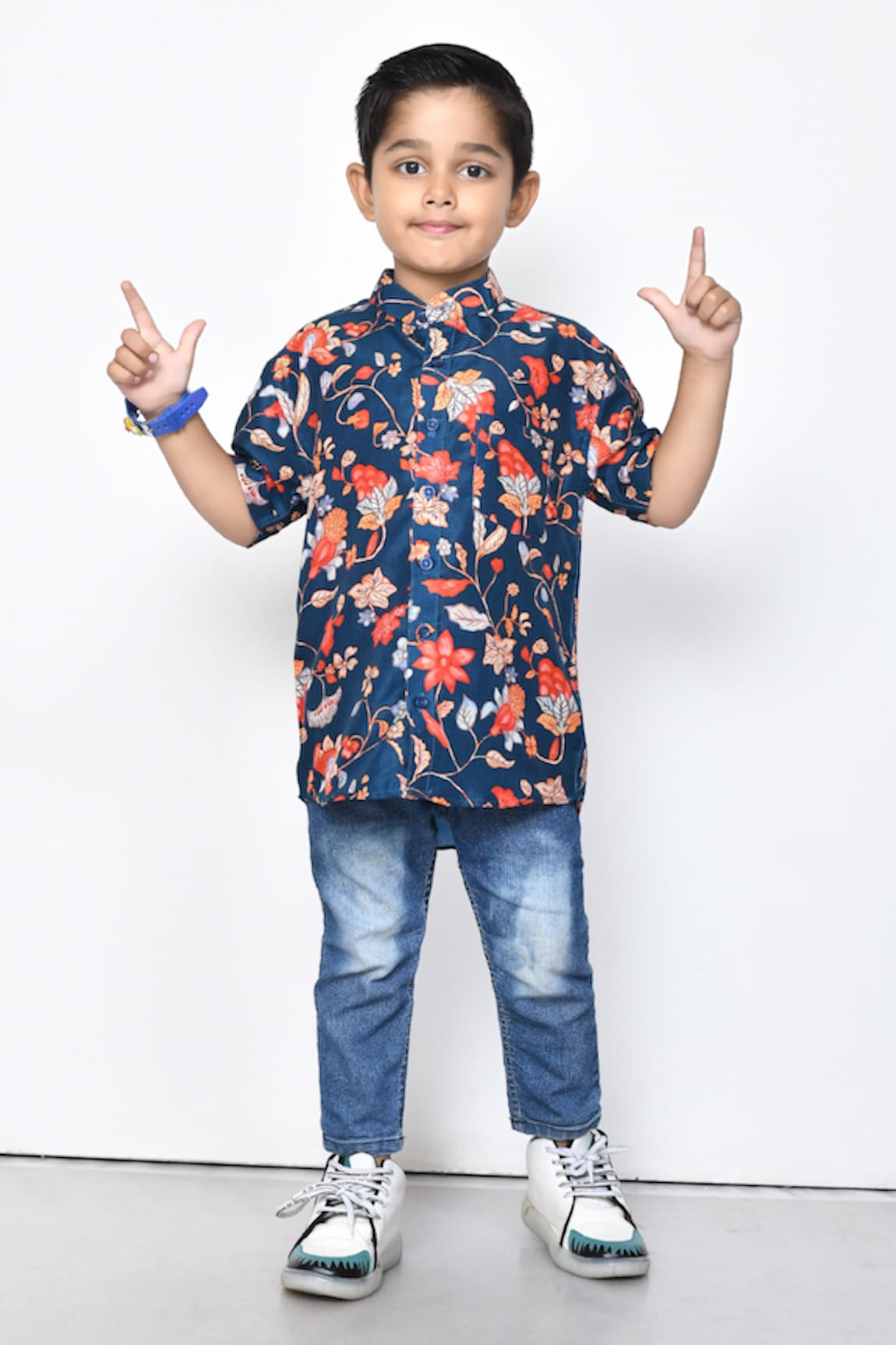 Banana Bee Floral Print Band Collar Cotton Shirt