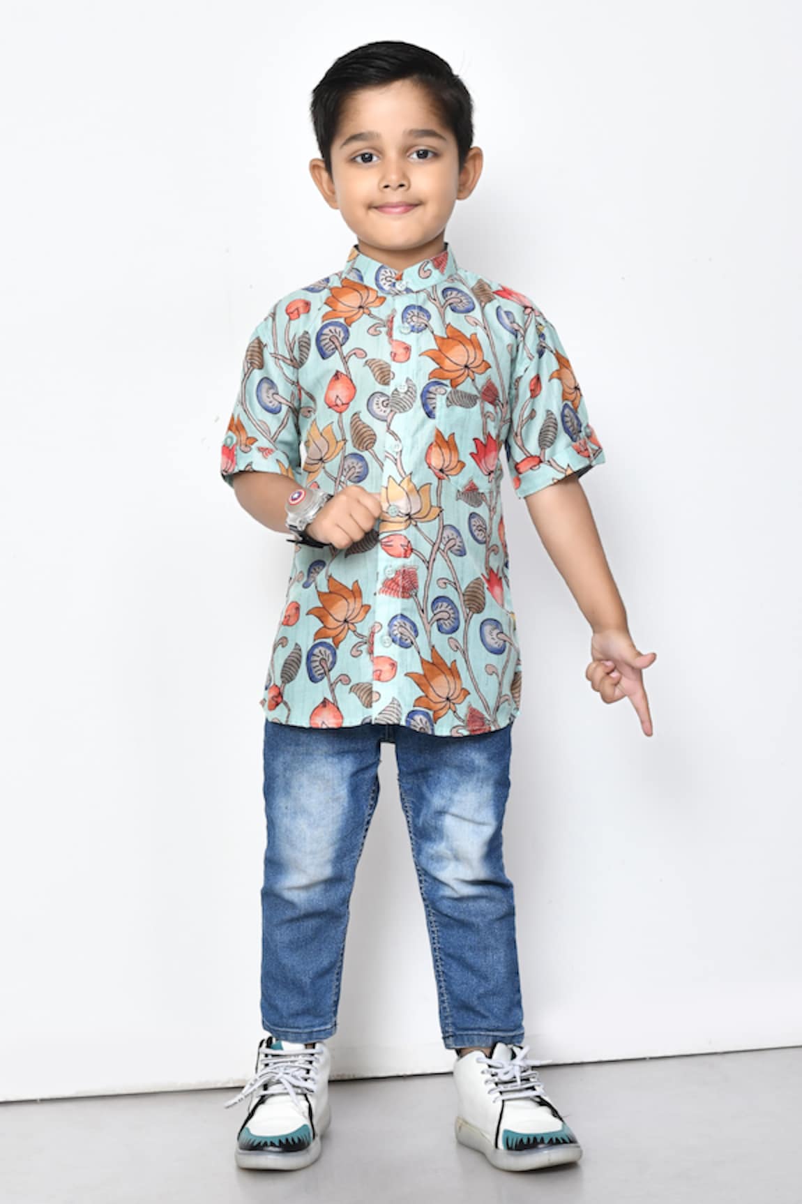 Banana Bee Floral Pattern Half Sleeve Cotton Shirt