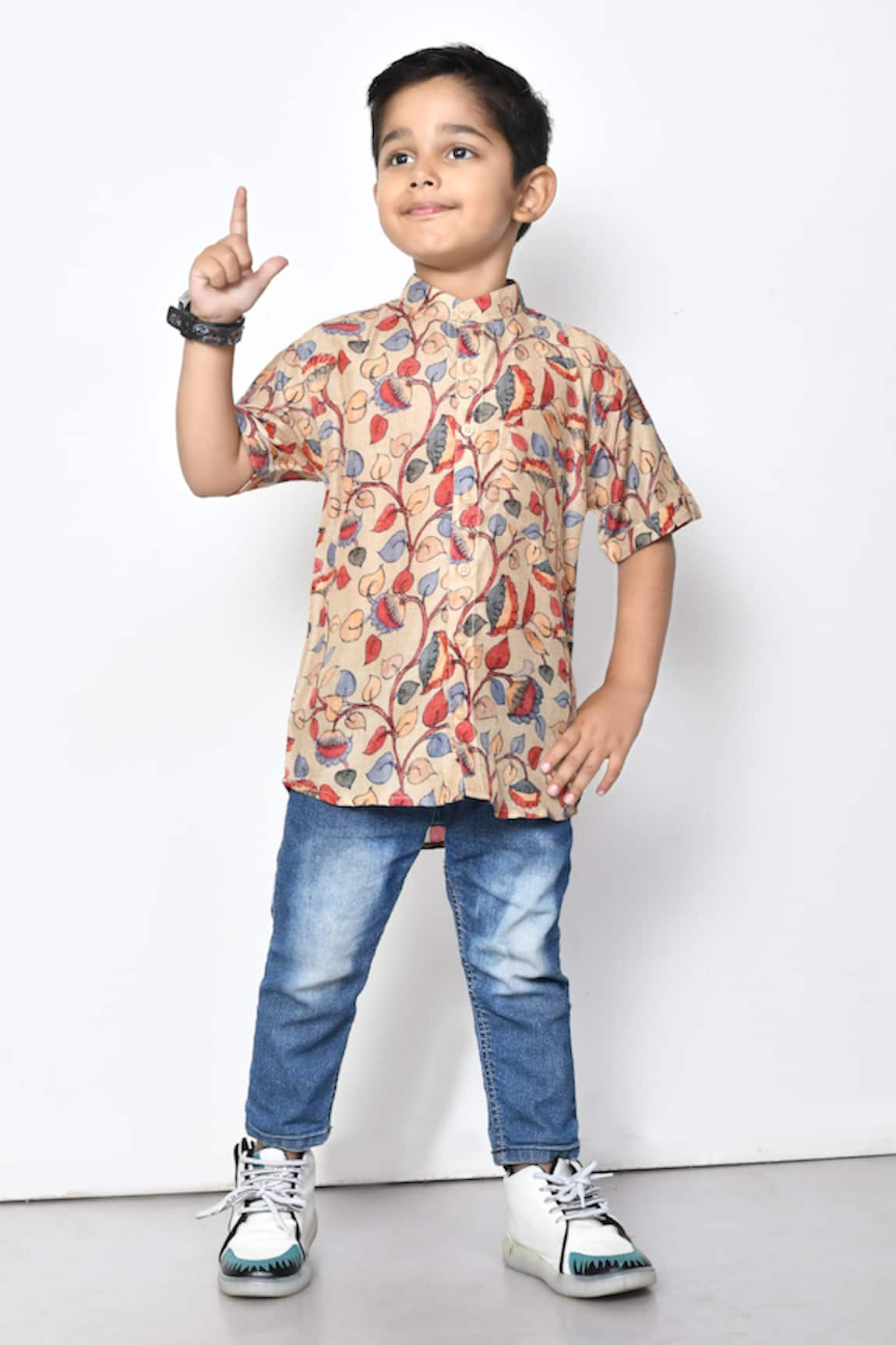 Banana Bee Floral Print Half Sleeve Cotton Shirt