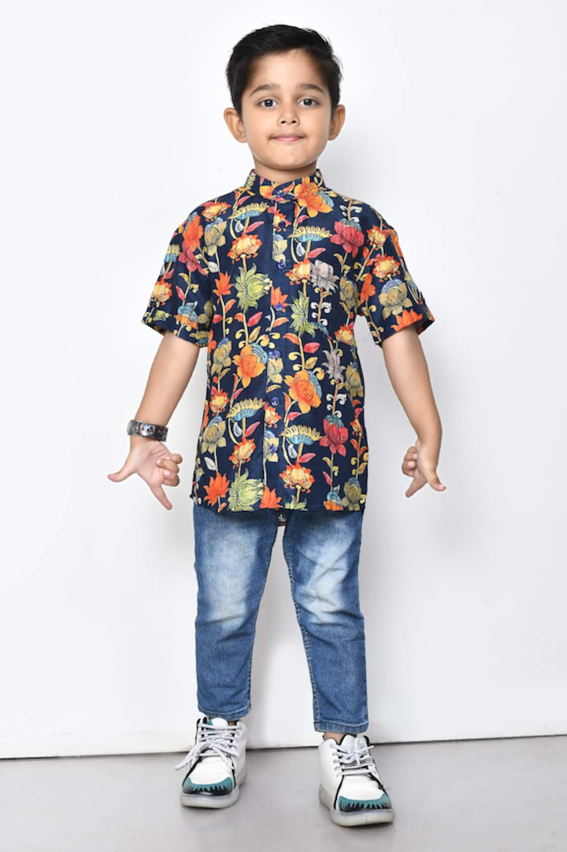 Banana Bee Floral Pattern Half Sleeve Cotton Shirt