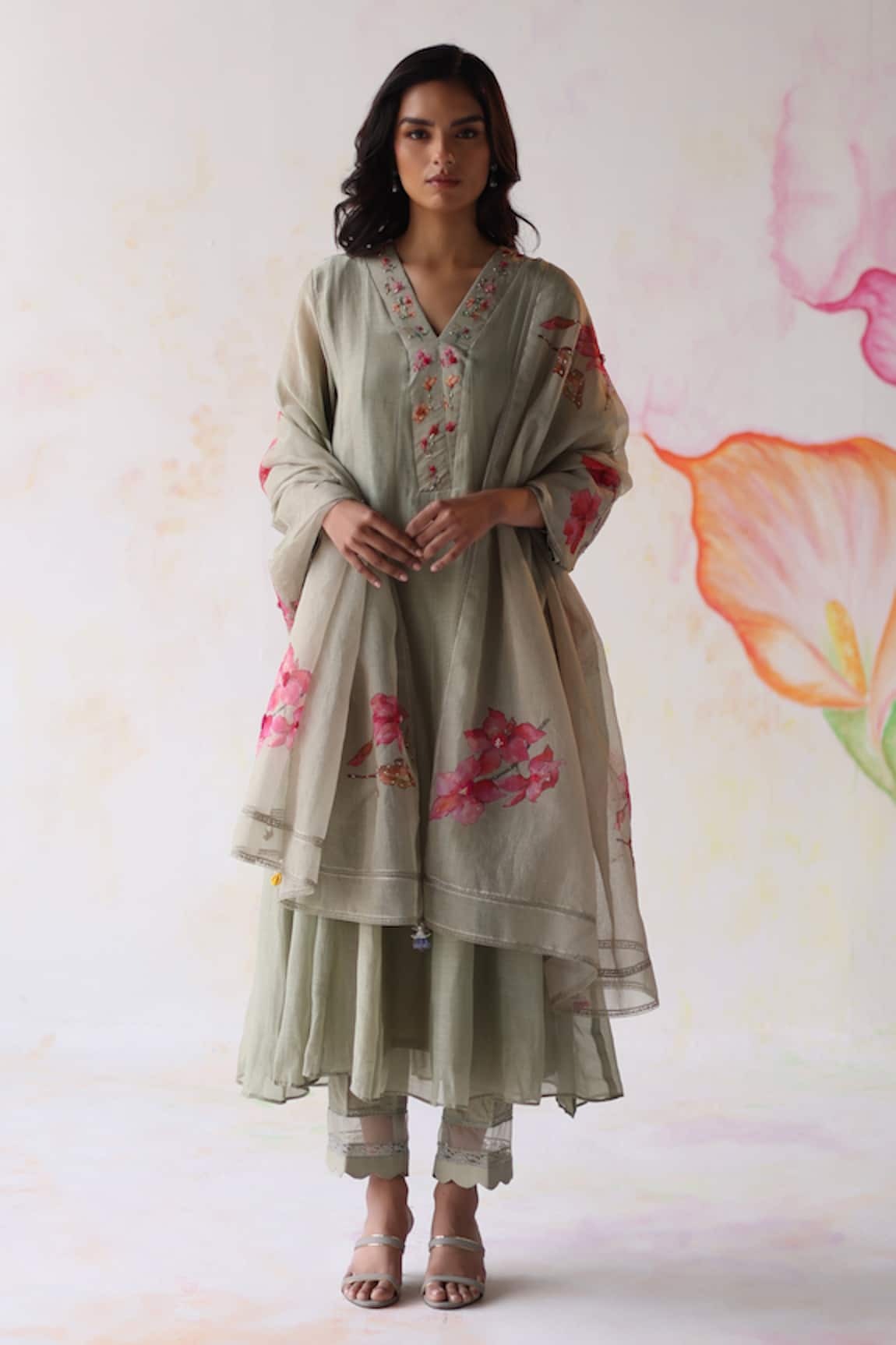 Begum Nargis Hand Embroidered Kurta Pant Set