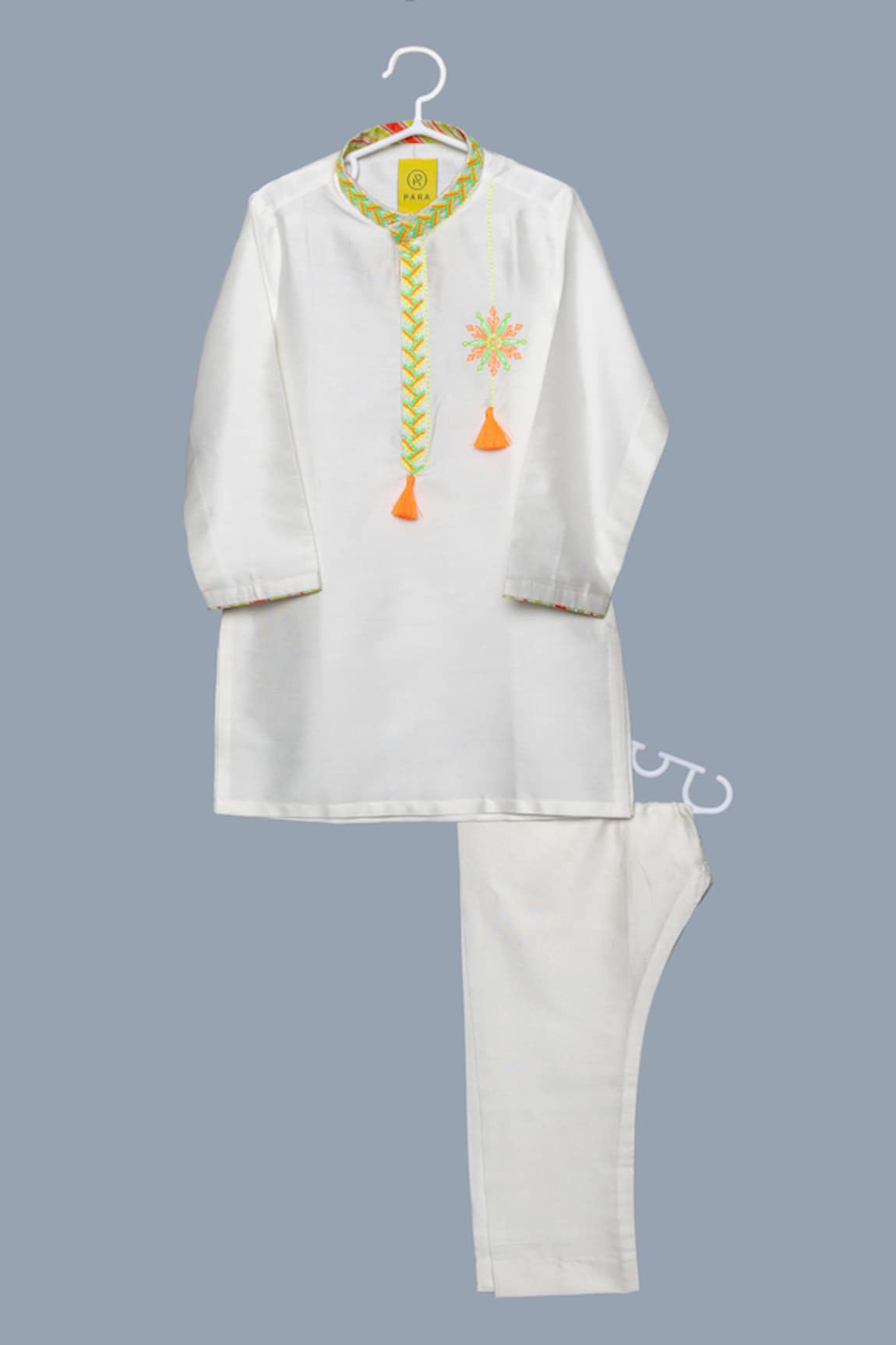 Para Zig Zag Embroidered Placket Kurta With Pant