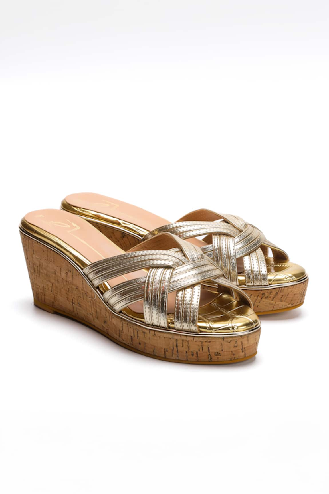 Nidhi Bhandari Intertwined Pattern Metallic Wedges