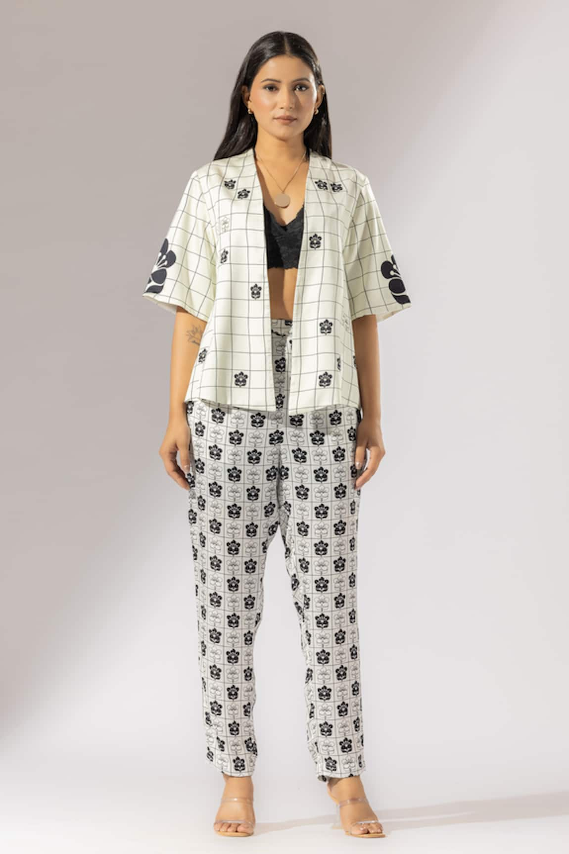 Thee Modern Roots Checkered Fleur Print Kimono Jacket With Pant