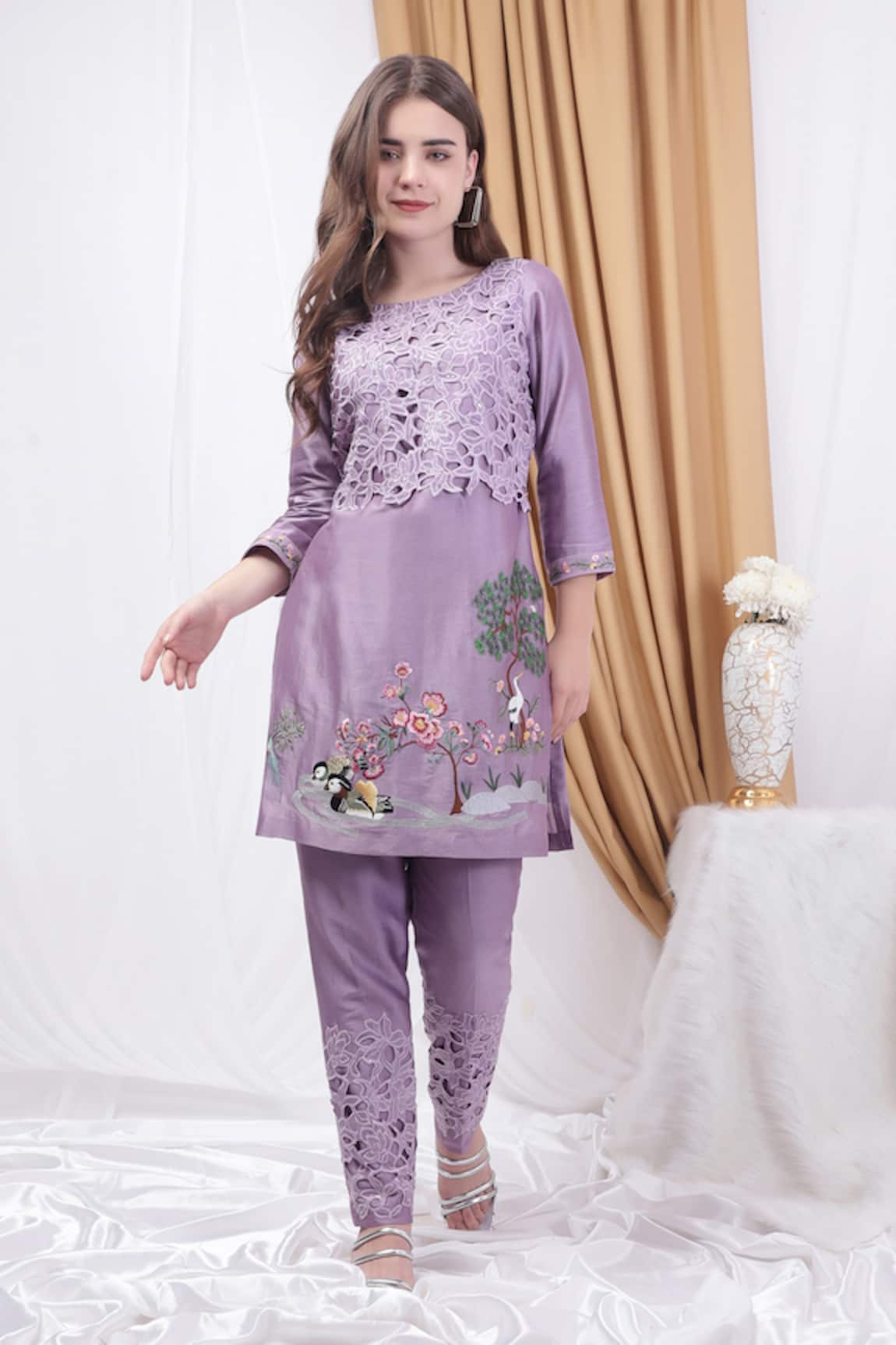 House of Tushaom Applique Work Straight Kurta With Pant