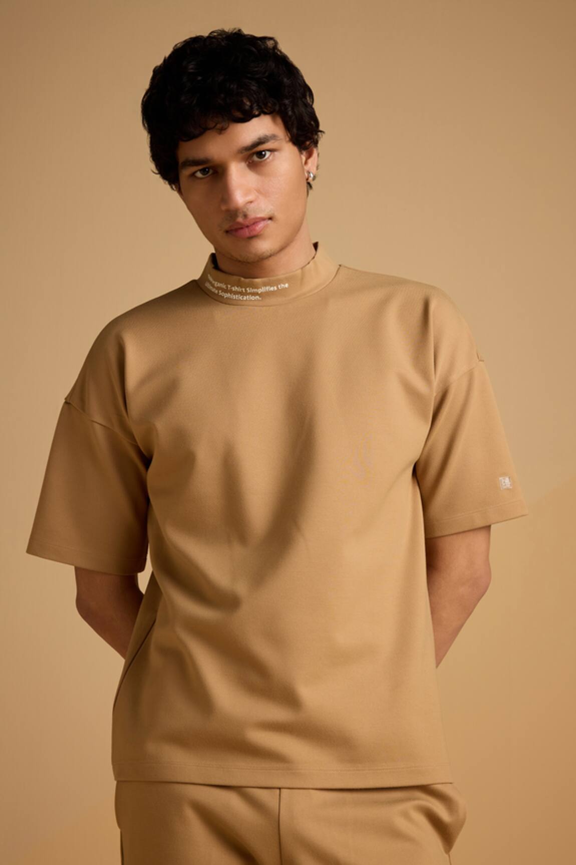 Muvazo Sunlit Caramel Oasis Tee