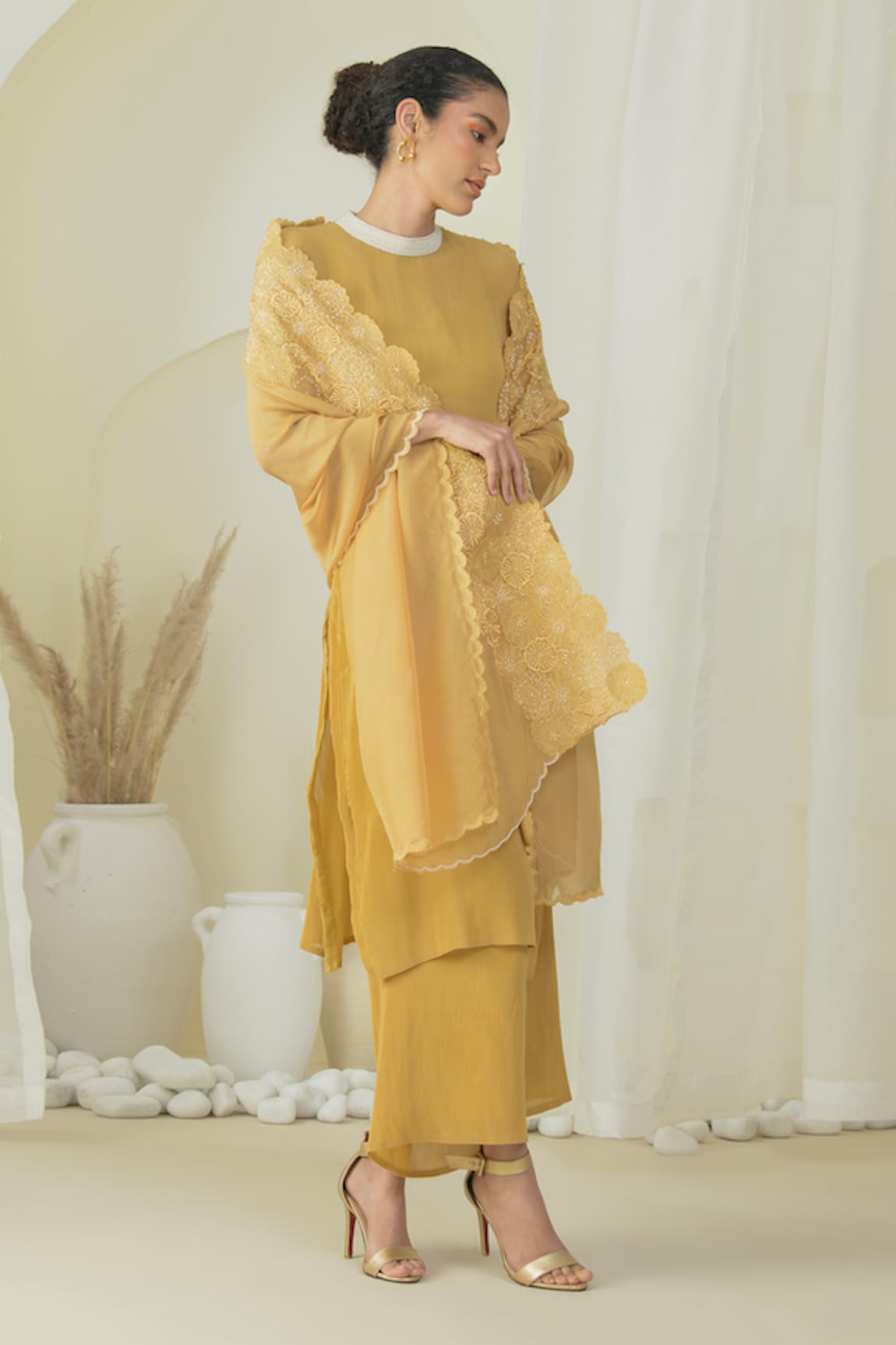 PREETI MEHTA Kurta Set With Flower Embroidered Dupatta