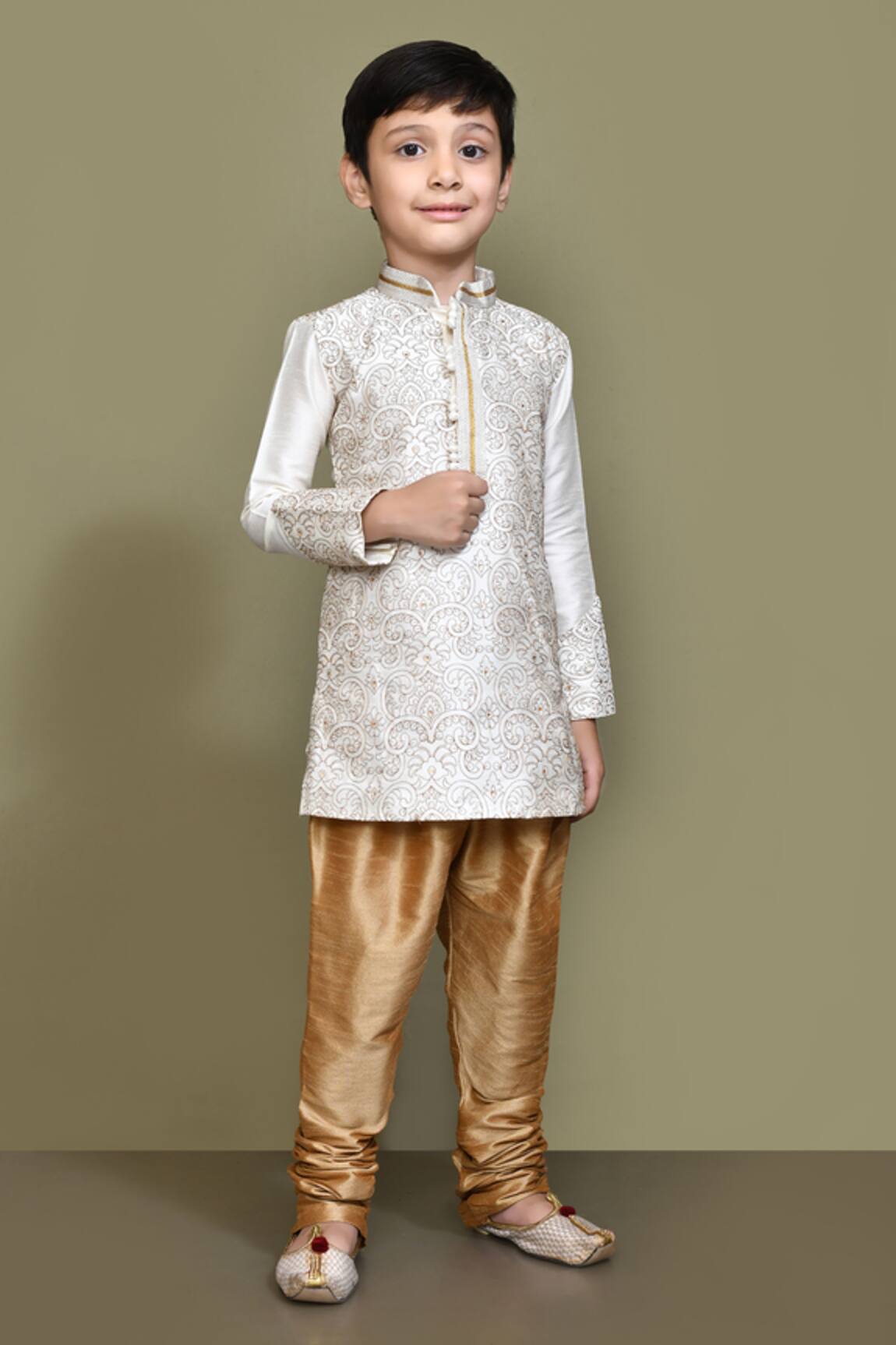 Petite Pomme Threadwork Embroidered Kurta Set 