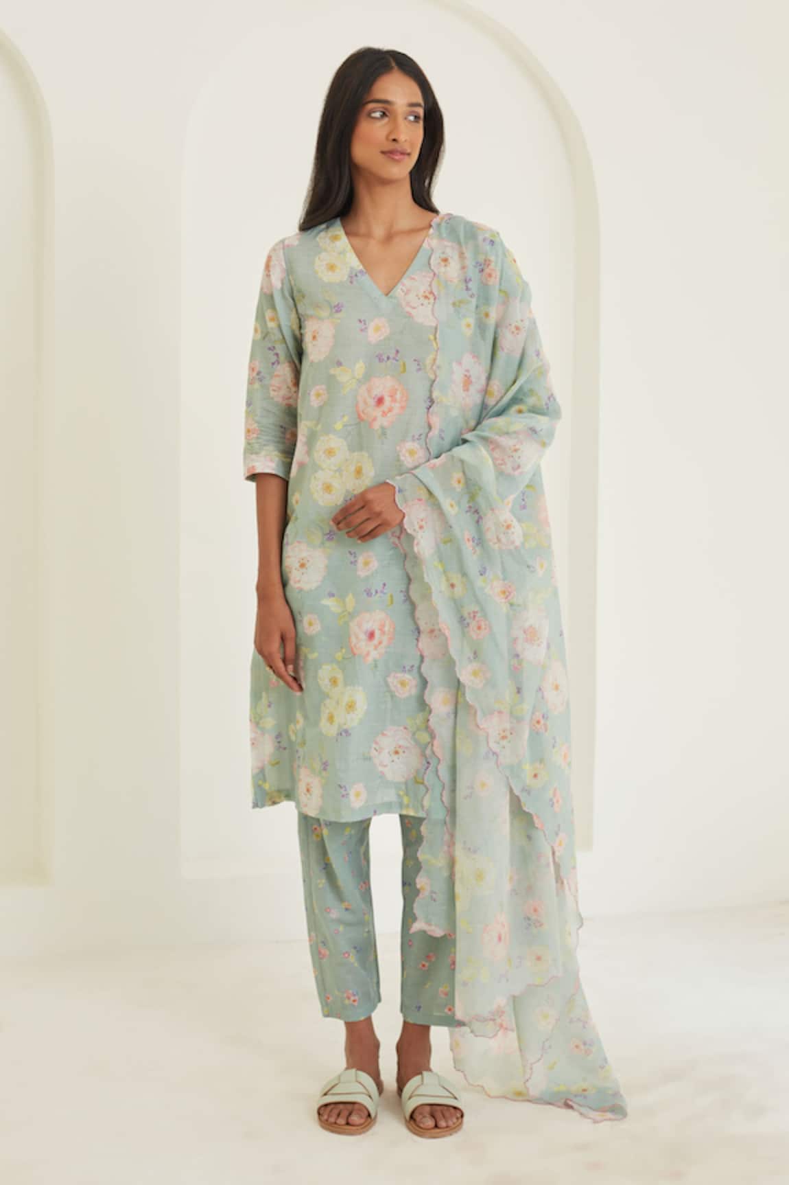 Surmaye Bliss Floral Blossom Pattern Dupatta