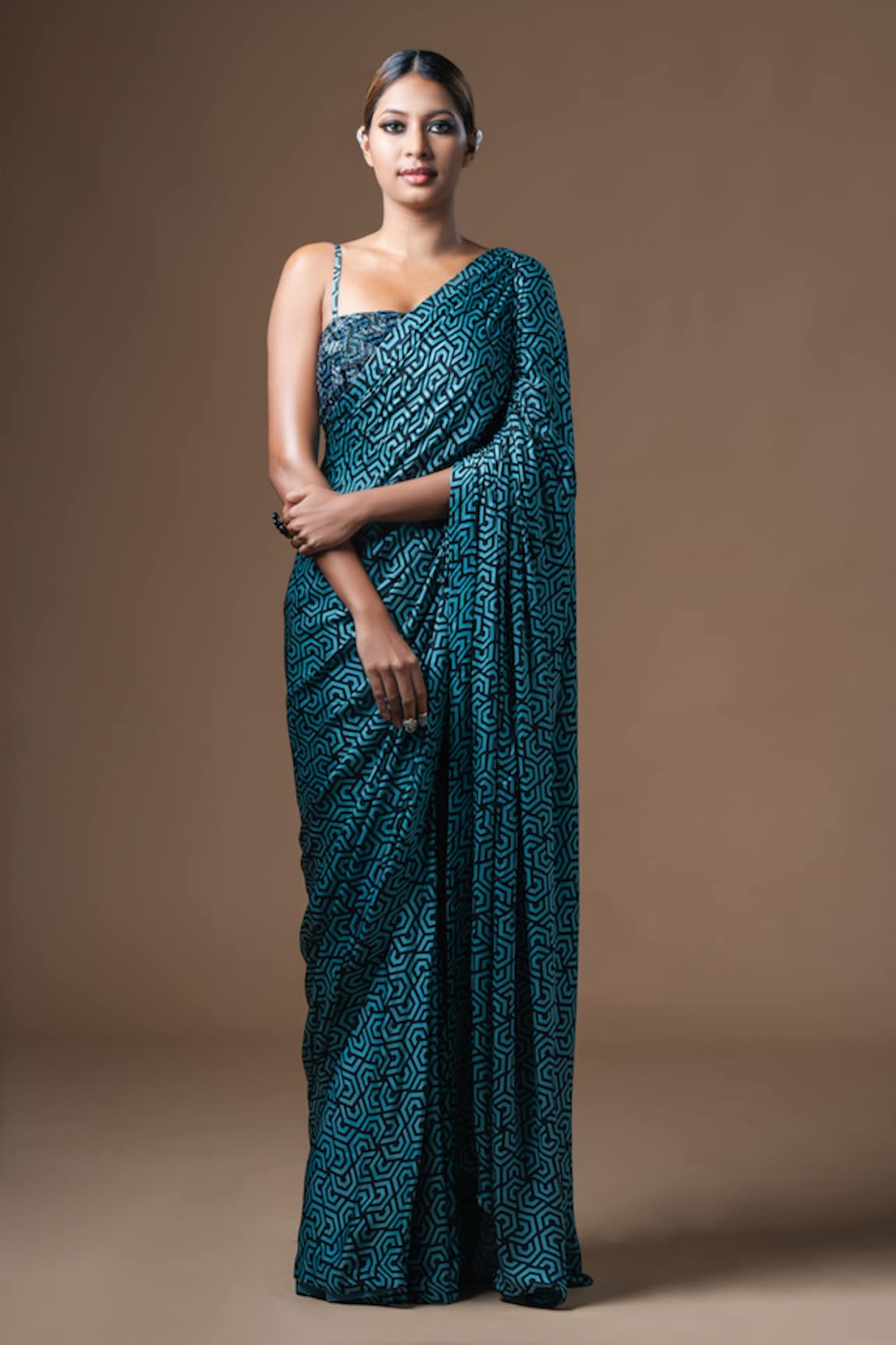 KHUSHBOO HARAN BORKAR Satin Drawstring Drape Geometric Print Saree