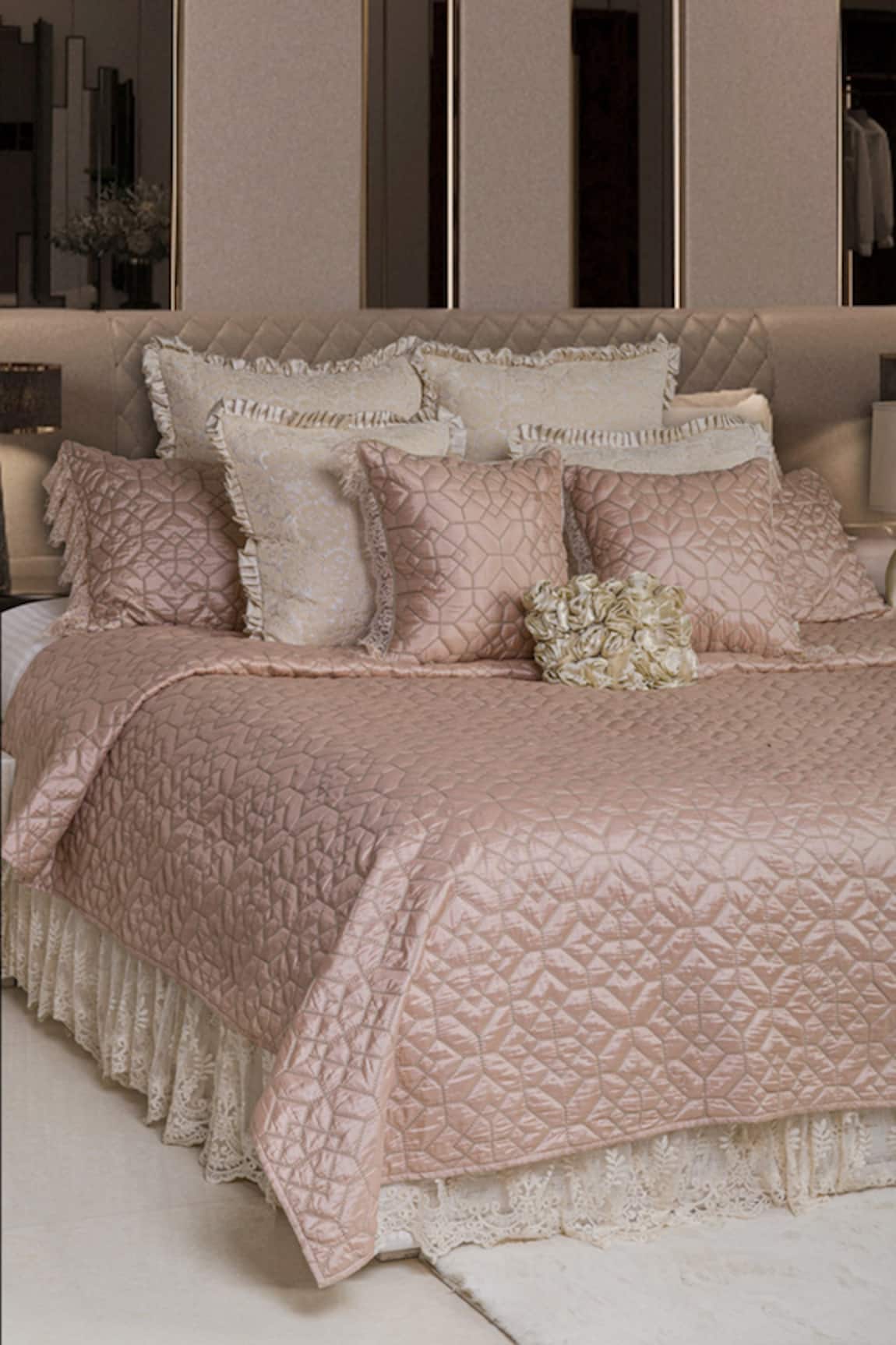 Diva Riche Hives Thread Embroidered Bedding Set