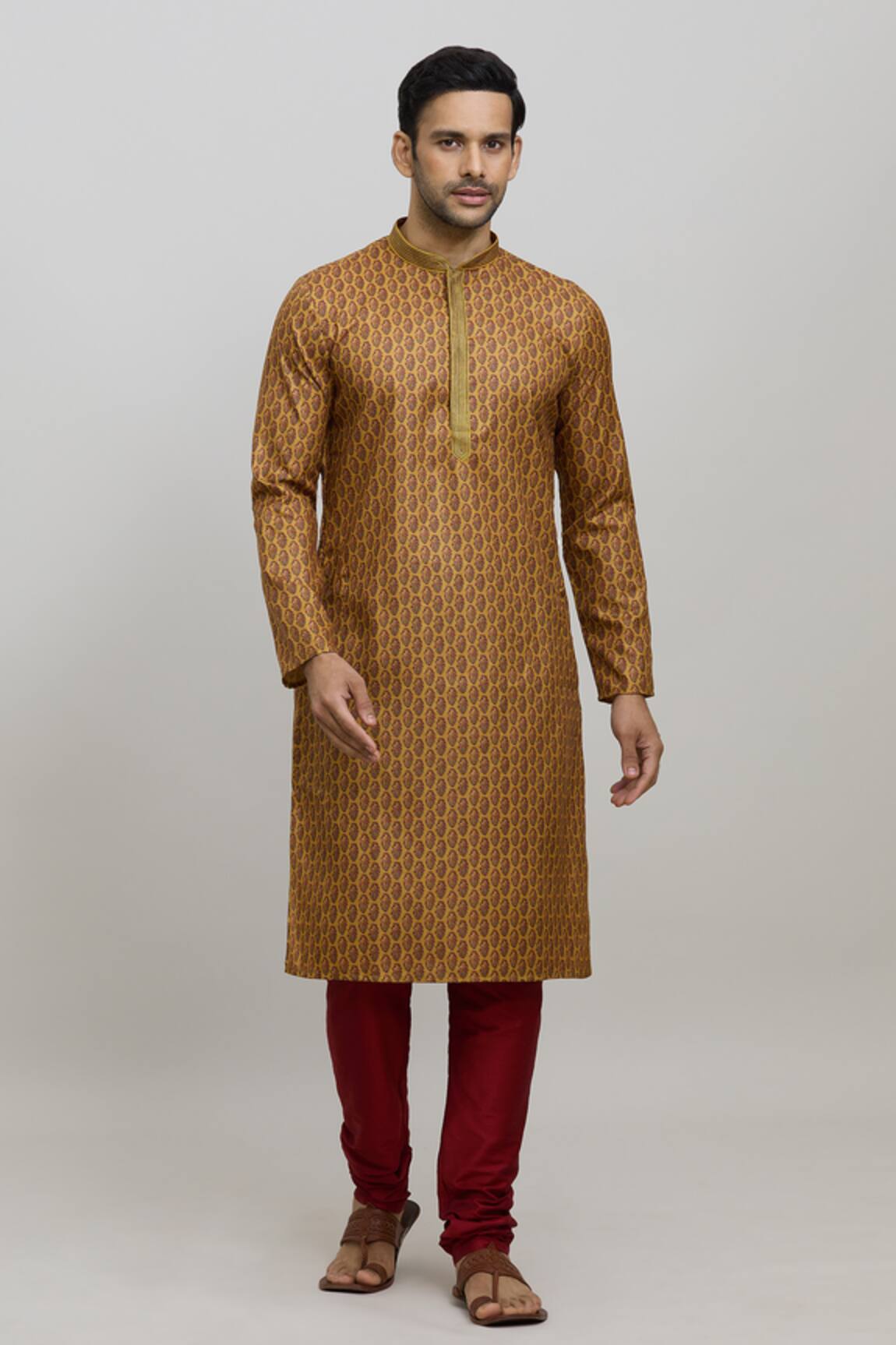 Arihant Rai Sinha Bouquet Print Kurta Set 