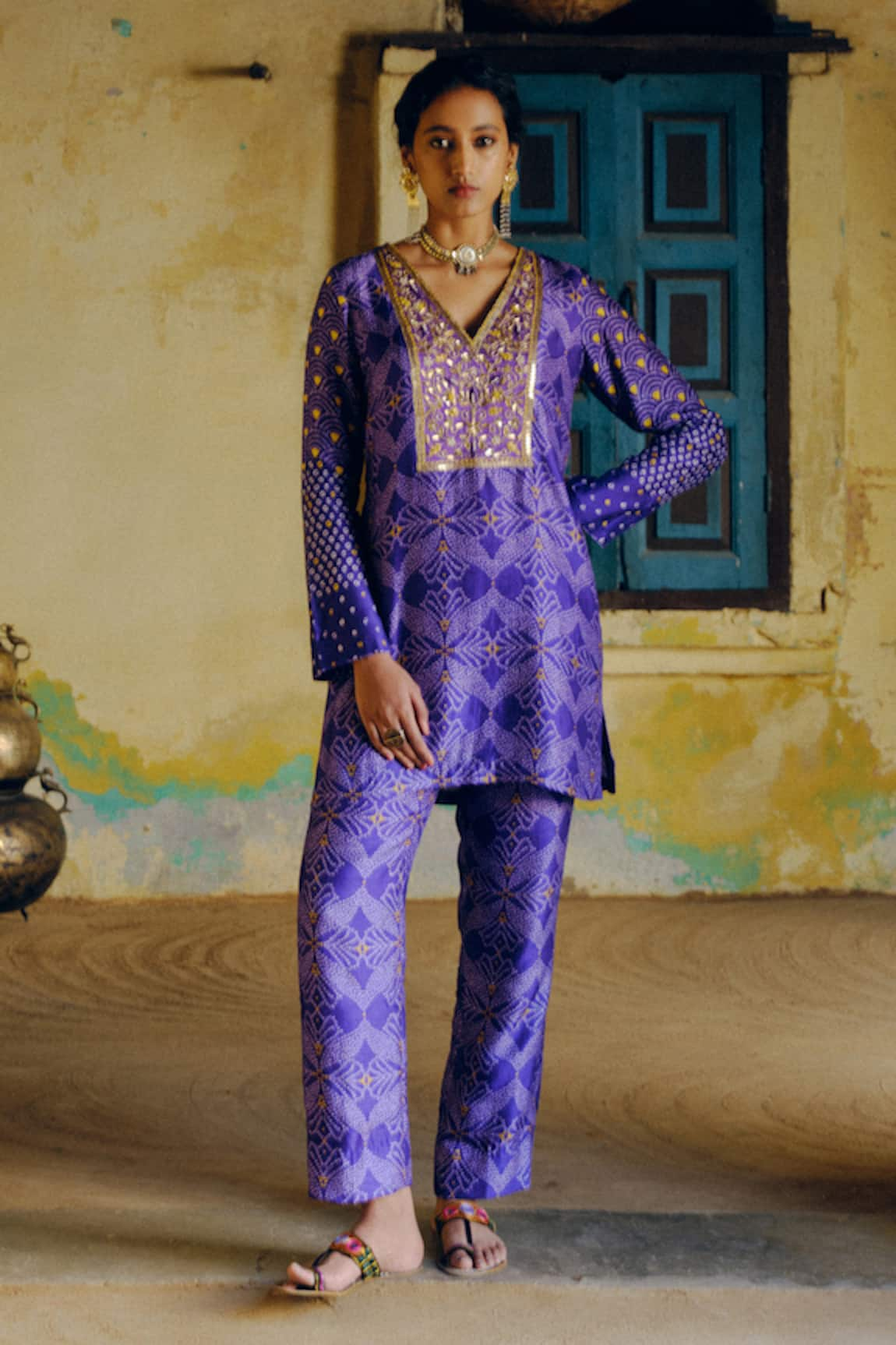 Drishti & Zahabia Scallop Fleur Bandhej Print Kurta With Pant