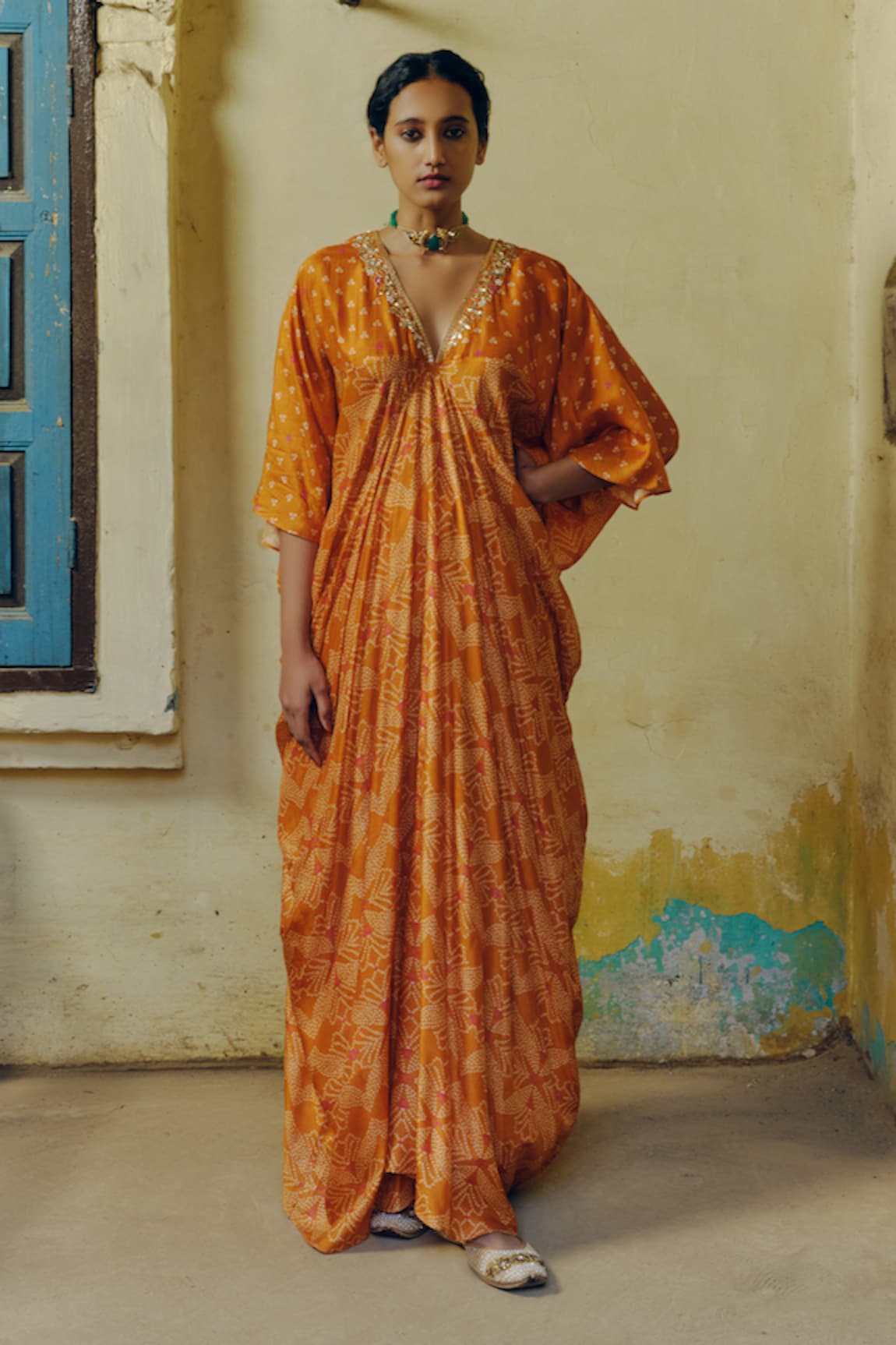 Drishti & Zahabia Bandhani Blossom Print Kaftan