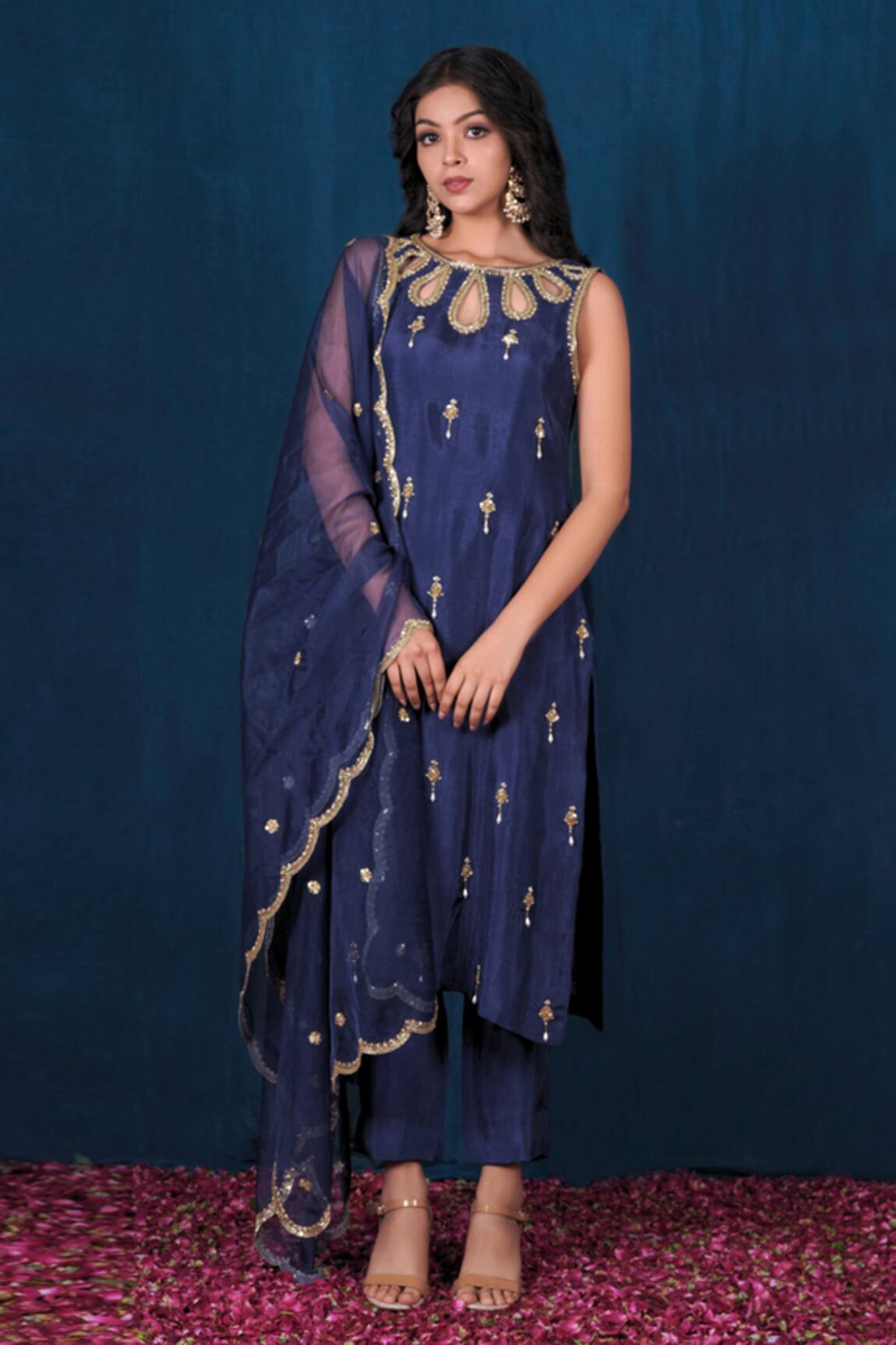 Saubhagya Moti Embroidered Kurta Set