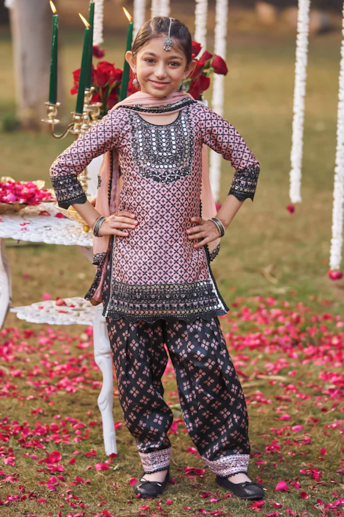 LASHKARAA Floral Print Kurta Set