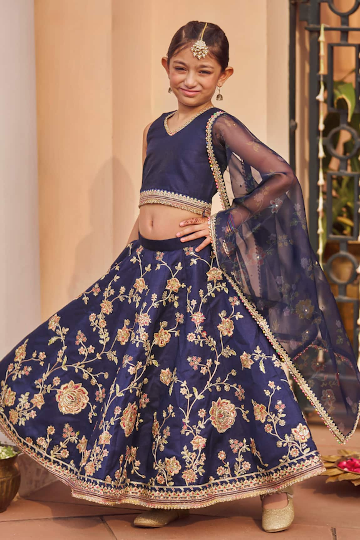 LASHKARAA Flower Embroidered Lehenga Set