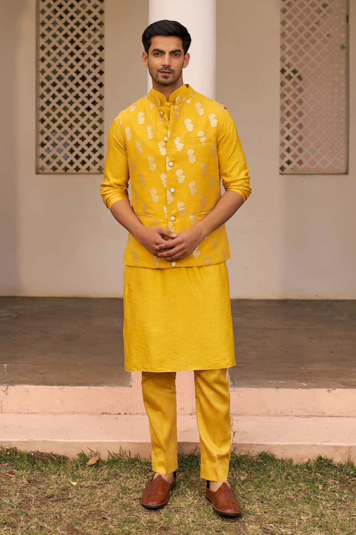 Chhavvi Aggarwal Bloom Woven Banarasi Bundi Kurta Set