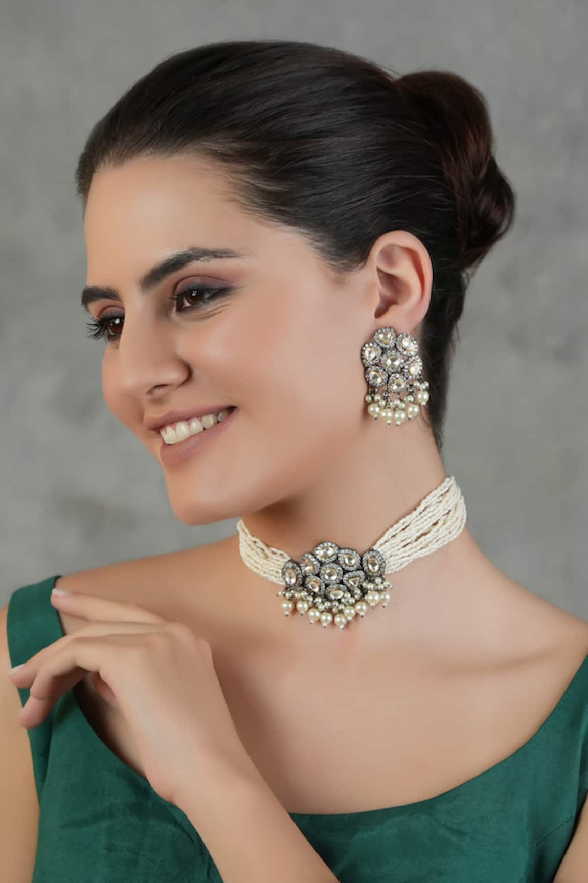 Chhavi's Jewels Danza Cluster Kundan Studded Jewellery Set