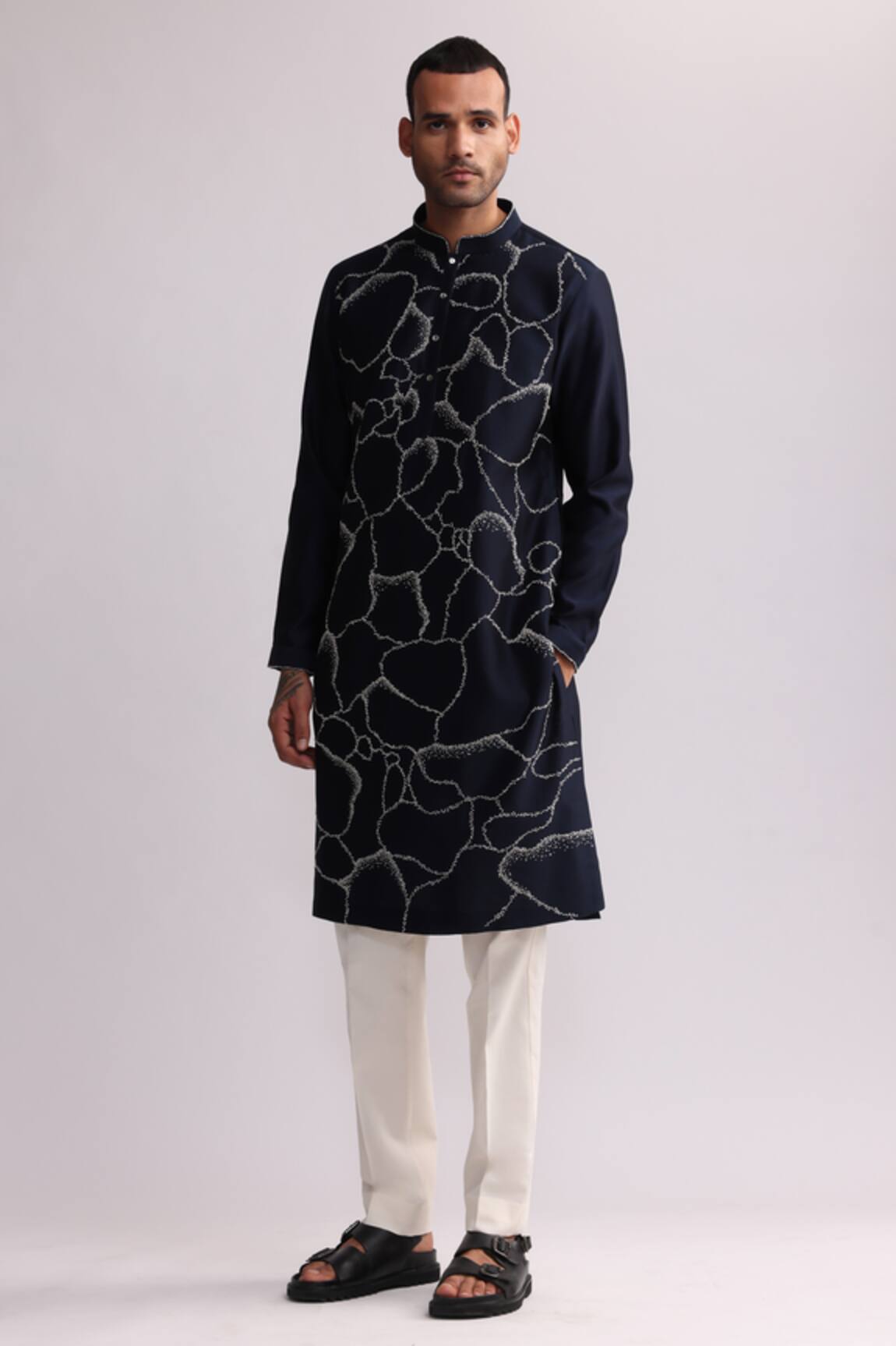 Countrymade Normandy Chanderi Embroidered Kurta With Pant 