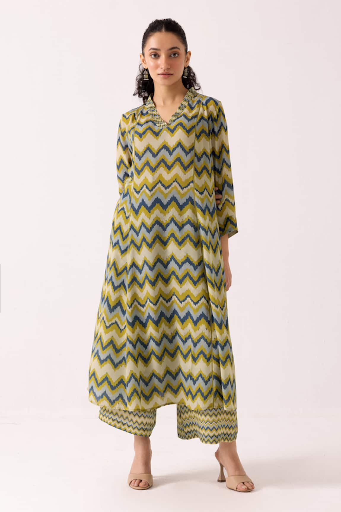 Label Shreya Sharma Chevron Patterned Kurta With Pant