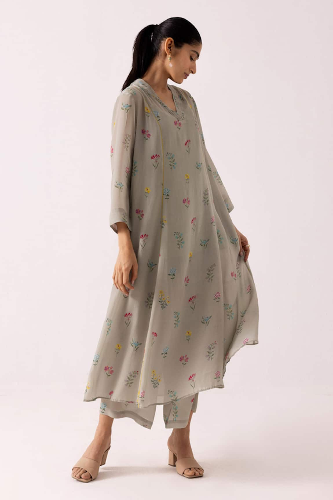 Label Shreya Sharma Floral Print Kurta With Pant