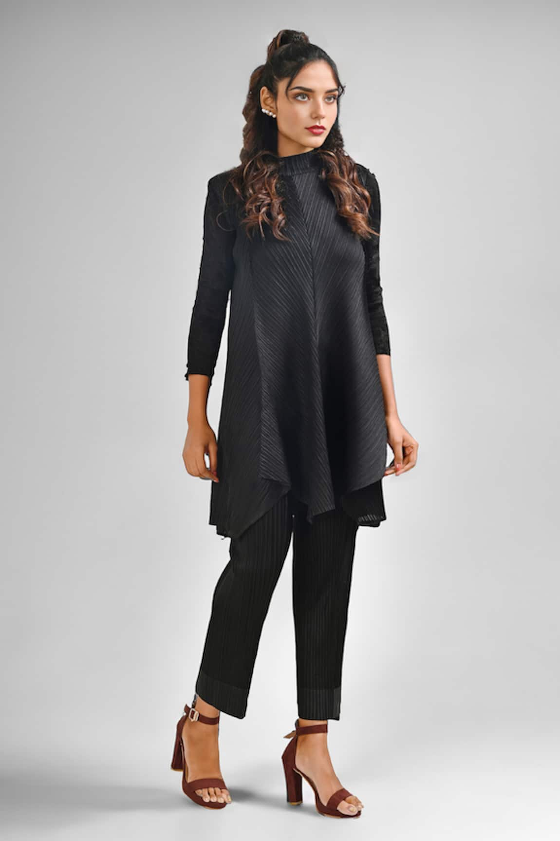 Crimp Savanah Textured Asymmetric Tunic With Pant