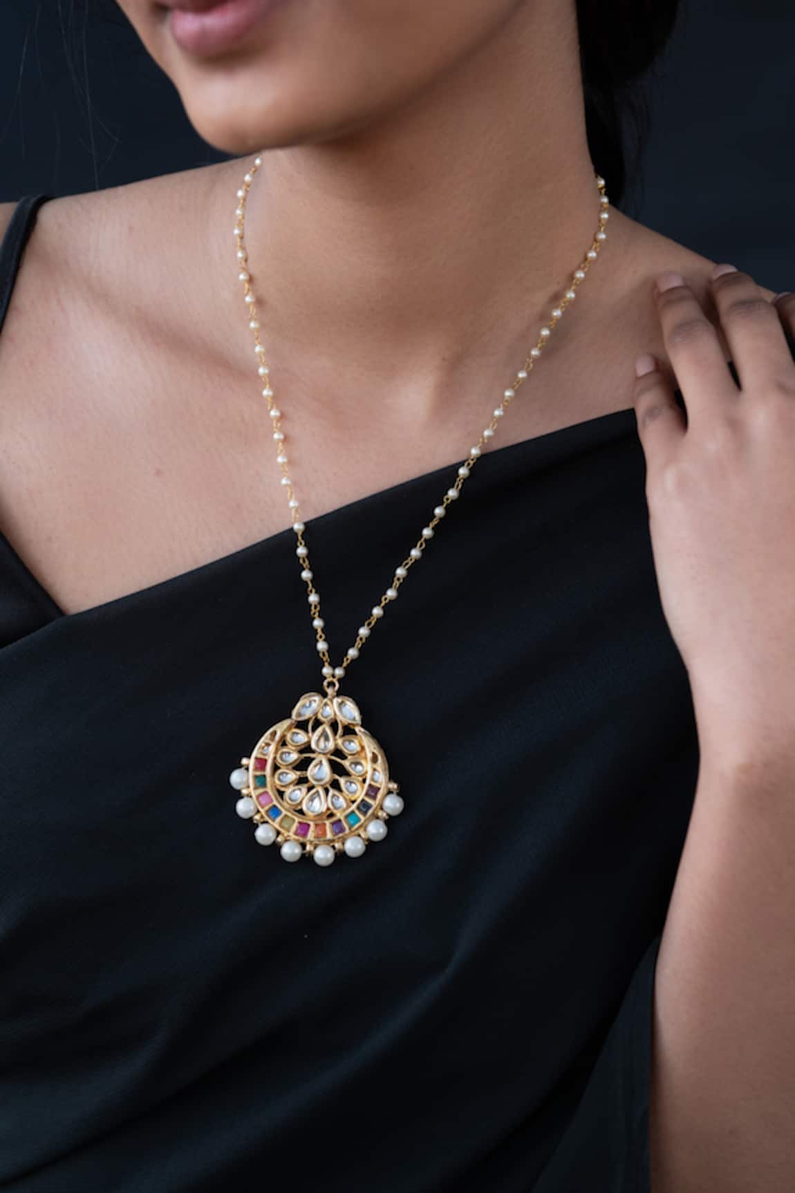Do Taara Kundan Studded Half Moon Necklace 