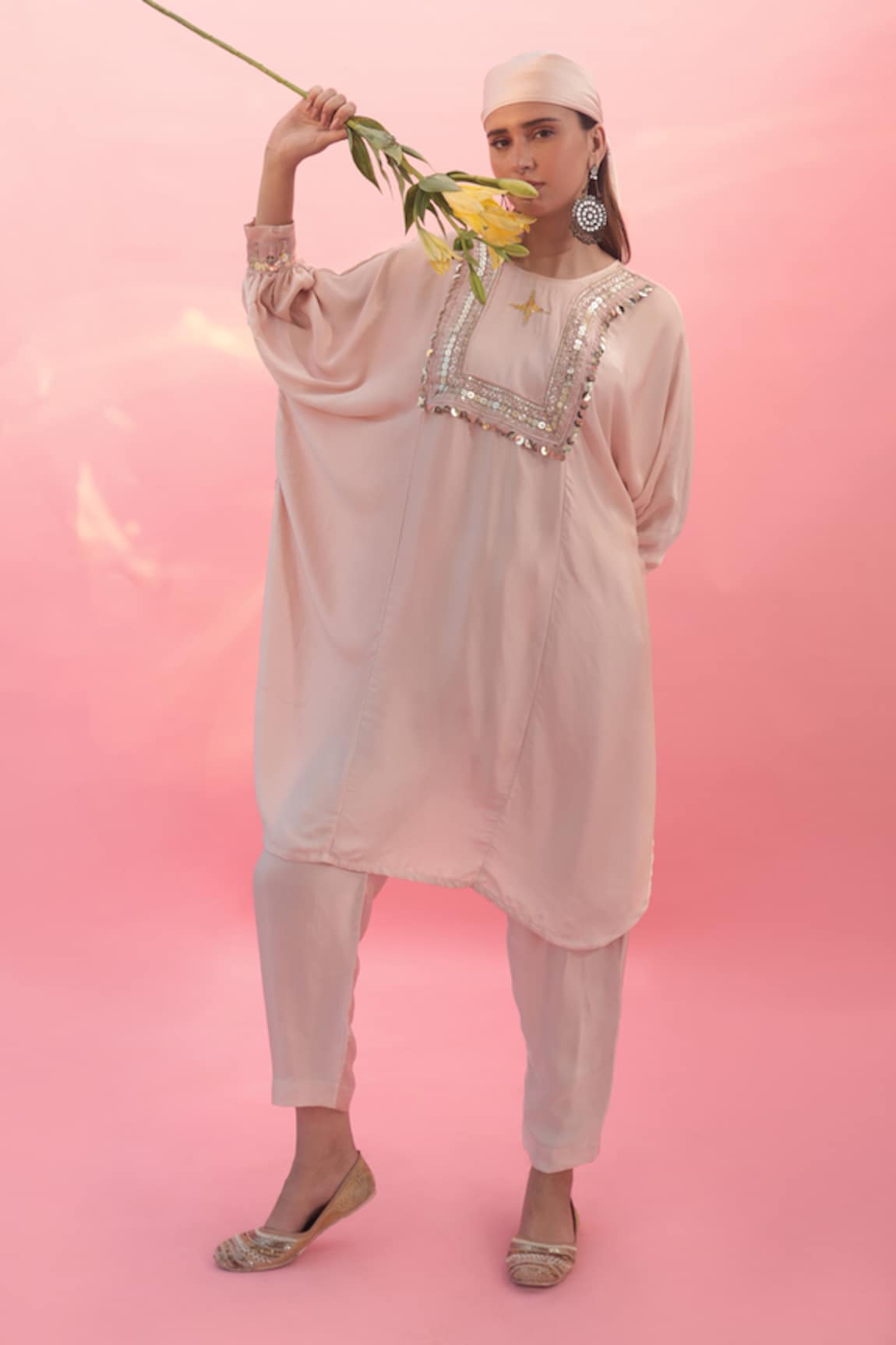 Prahnaaya Saba Sequin Embroidered Kurta With Pant