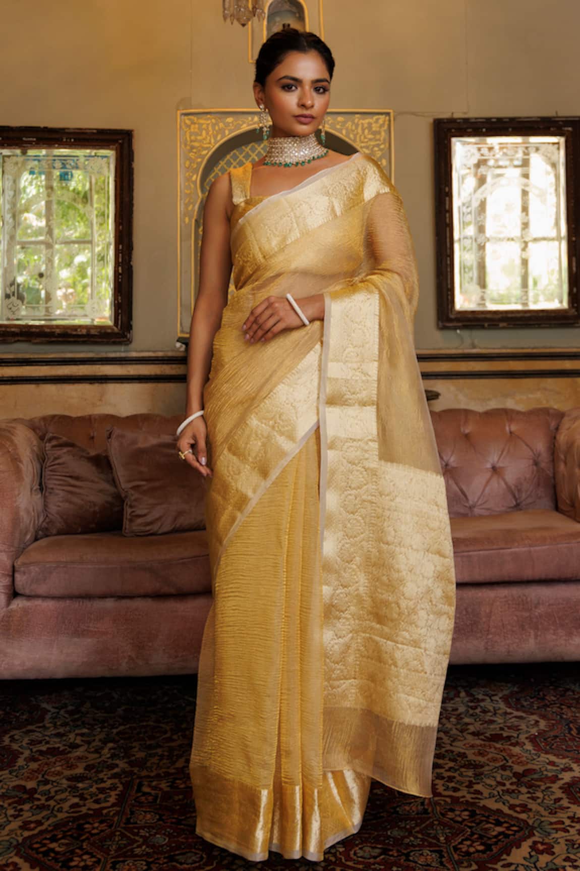 Geroo Jaipur Textured Saree With Unstitched Blouse Piece