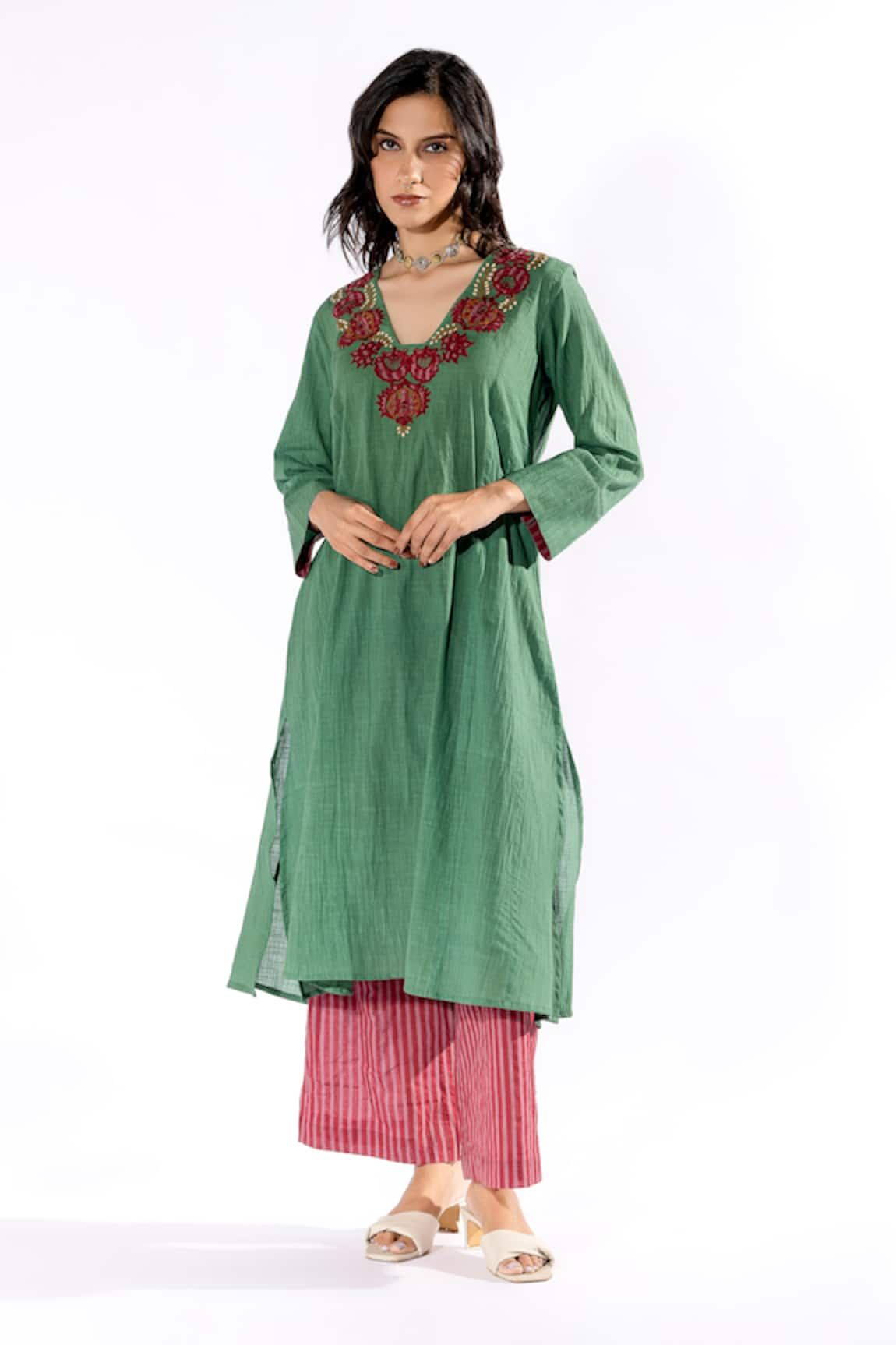 Pants and Pajamas Floral Embroidered Kurta & Pant Set