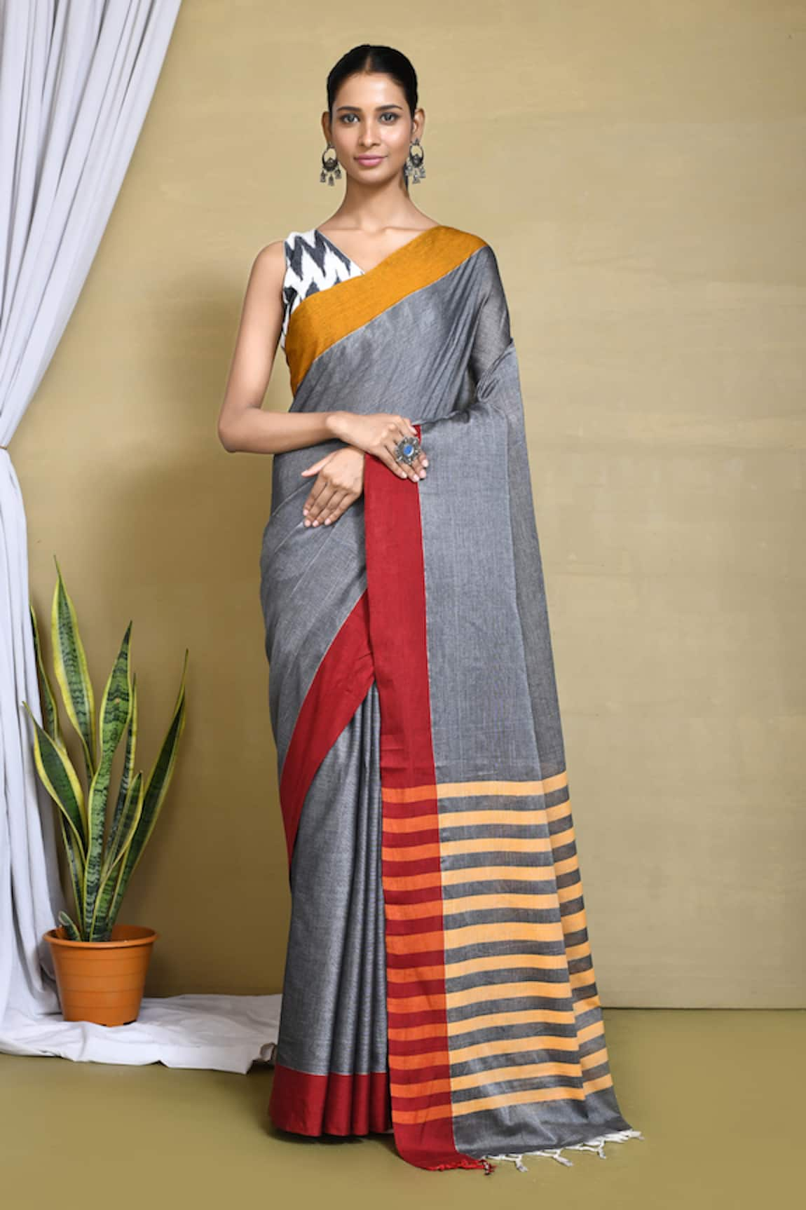 Nazaakat by Samara Singh Color Block Pattern Cotton Saree With Running Blouse