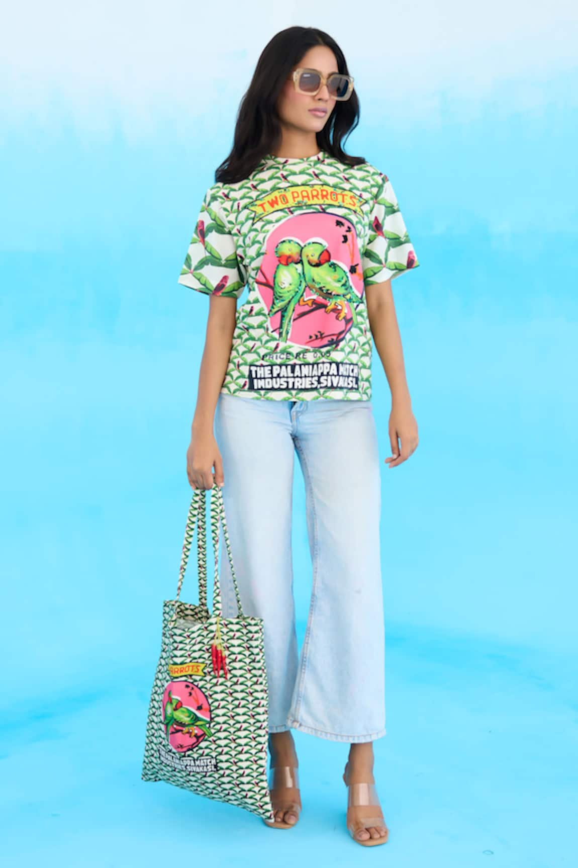 Nikasha Parakeet Pattern T-shirt