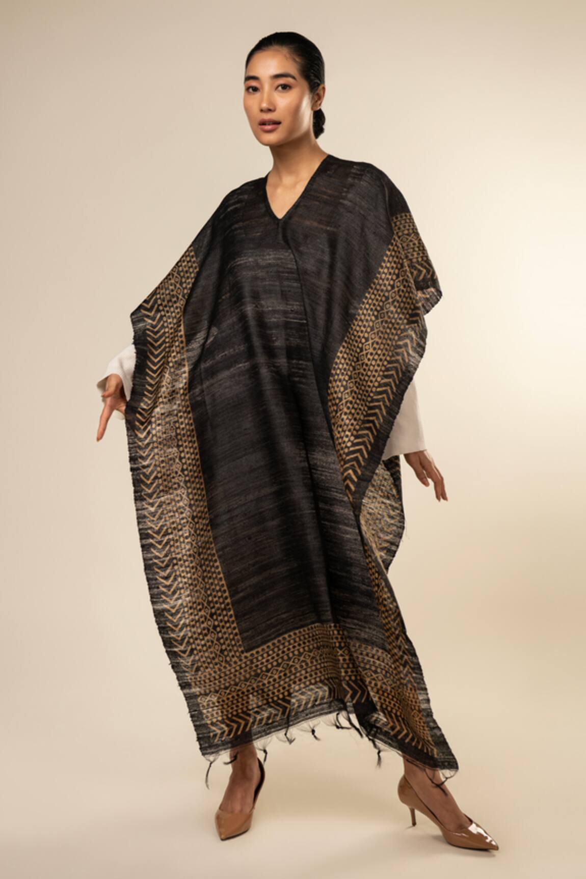 Aeshaane Geometric Pattern Hem Kaftan