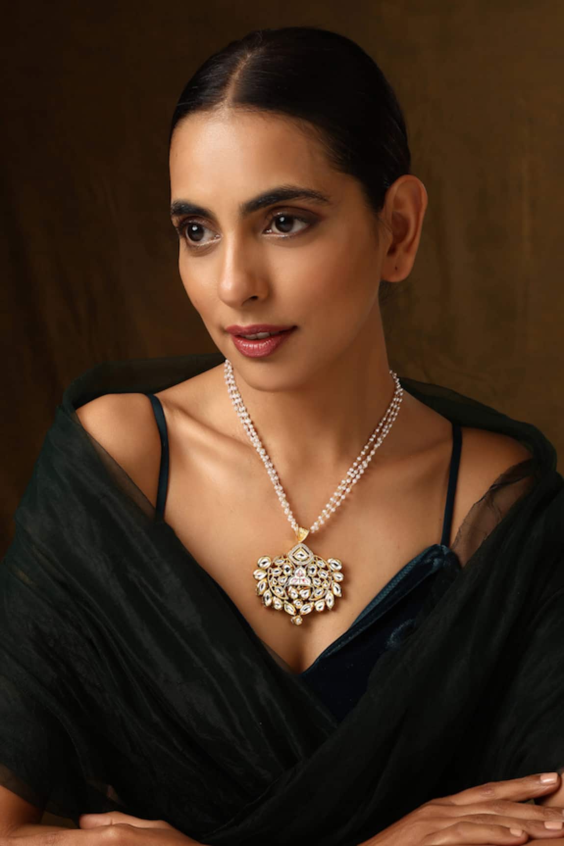 Swabhimann Kundan Floral Pendant Necklace 