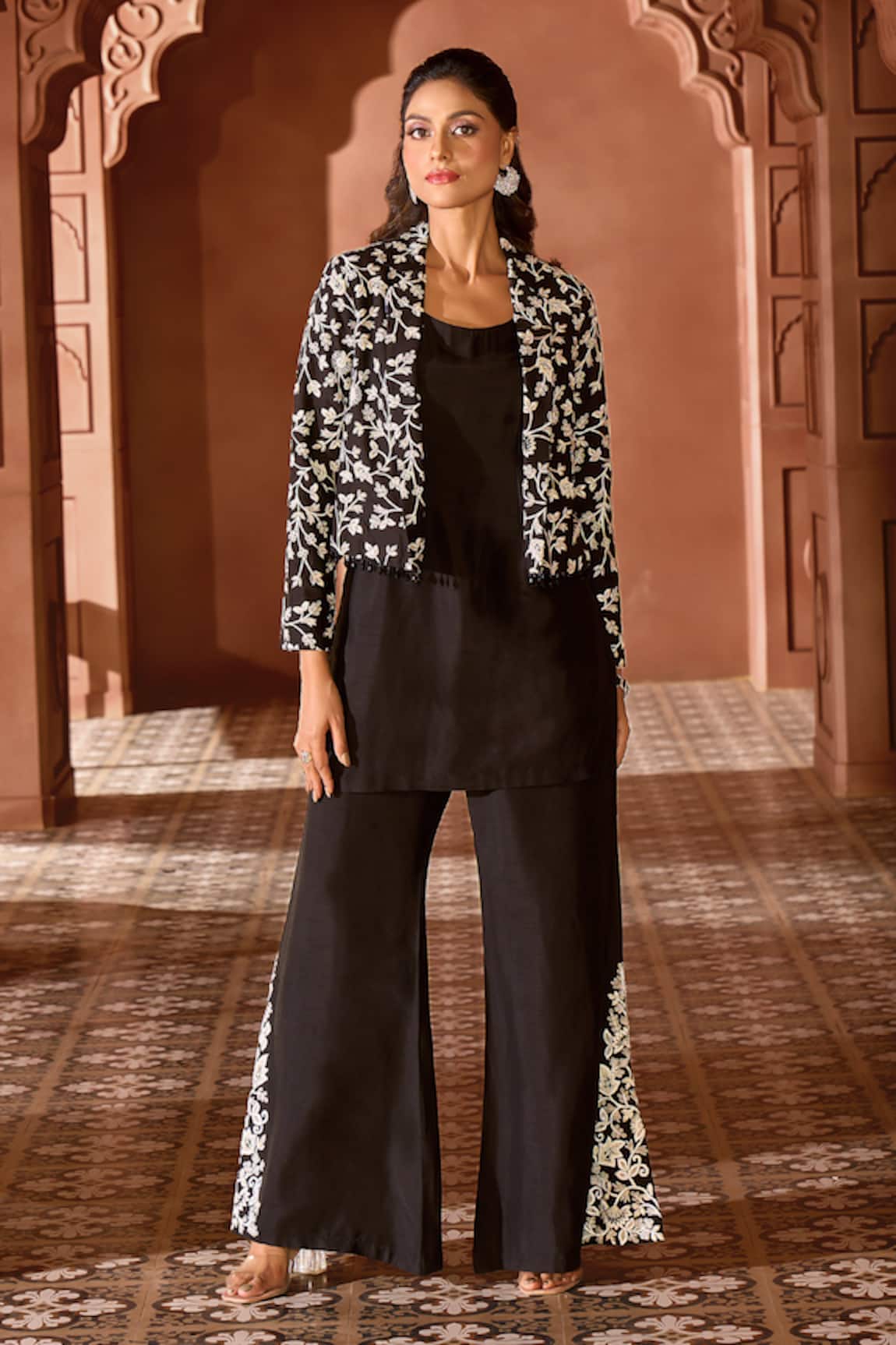 Aariyana Couture Floral Jaal Embroidered Jacket & Kurta Set