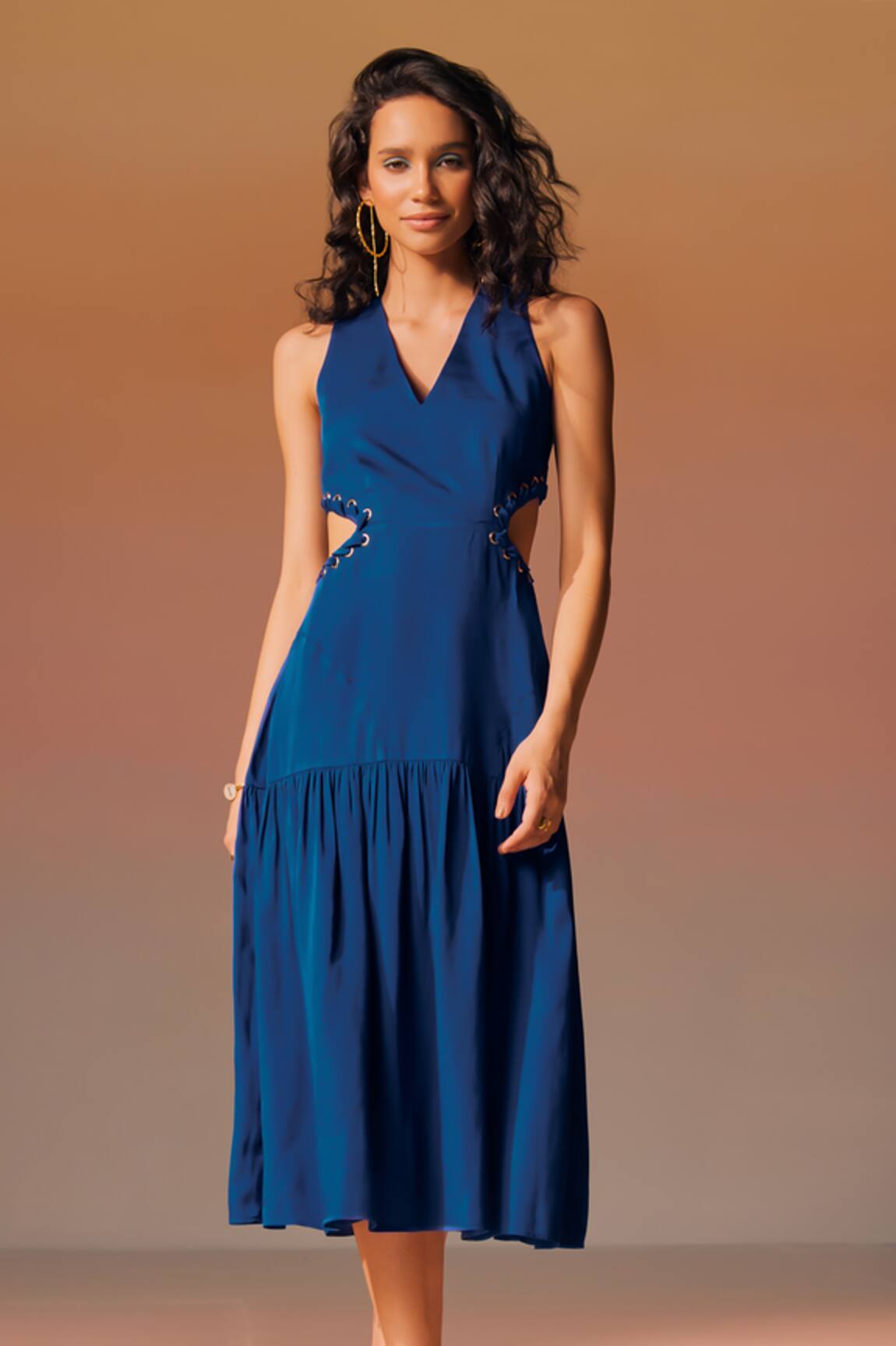 Noib Blue Solid Cut-Out Midi Dress 